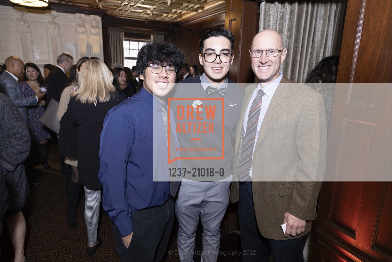 Erin Gapasin, Ramiro Barajas, Mark Chiarucci, Bay Scholars 9th Annual Thanksgiving Luncheon, The Julia Morgan Ballroom. 465 California St, SF, CA 94104 US, November 18th, 2022, Photo #1237-21018-0 Erin Gapasin, Ramiro Barajas, Mark Chiarucci, Photo #1237-21018-0
