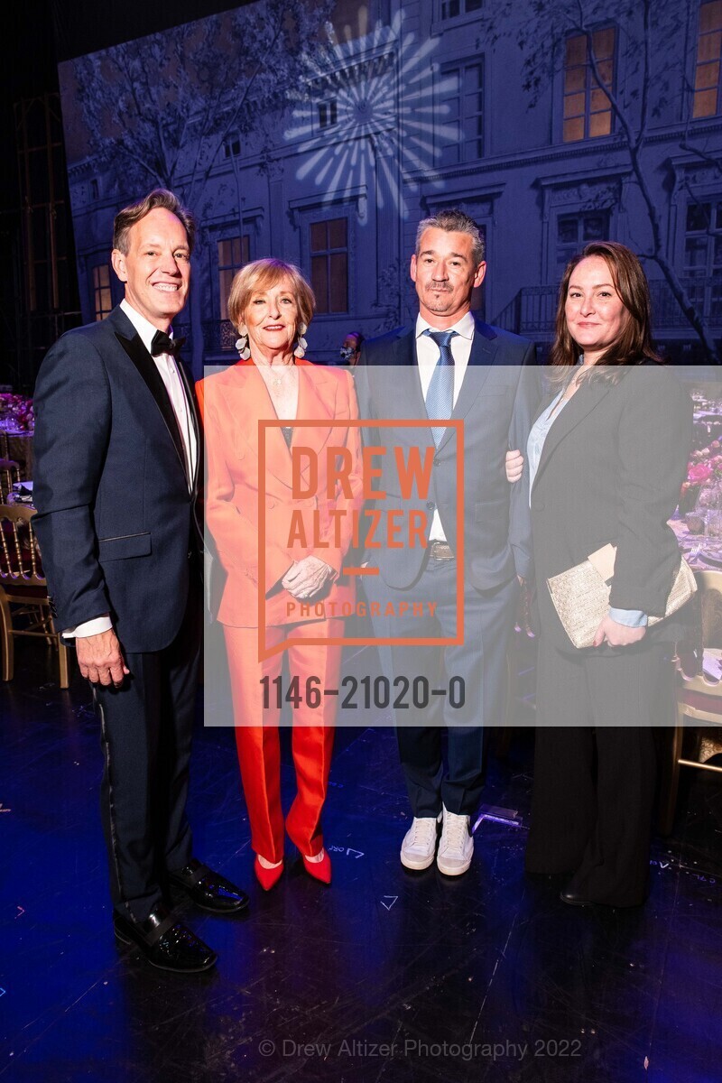 Jake Heggie, Frederica von Stade, Rowan O'Connor, Lisa O'Connor, San Francisco Opera Guild's Evening on The Stage 2022, Opera House. 401 Van Ness Avenue, November 29th, 2022, Photo #1146-21020-0 Jake Heggie, Frederica von Stade, Rowan O'Connor, Lisa O'Connor, Photo #1146-21020-0