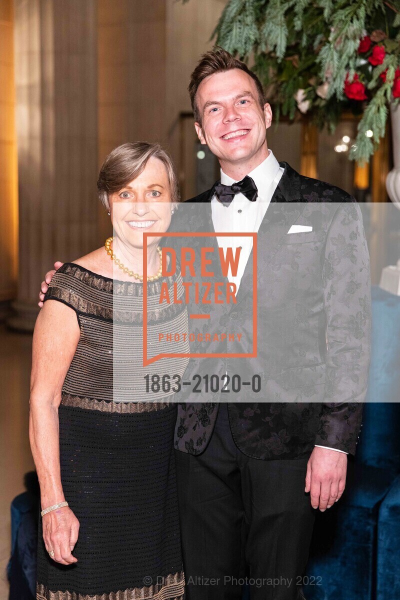 Janet Cluff, Jacob Stensberg, San Francisco Opera Guild's Evening on The Stage 2022, Opera House. 401 Van Ness Avenue, November 29th, 2022, Photo #1863-21020-0 Janet Cluff, Jacob Stensberg, Photo #1863-21020-0