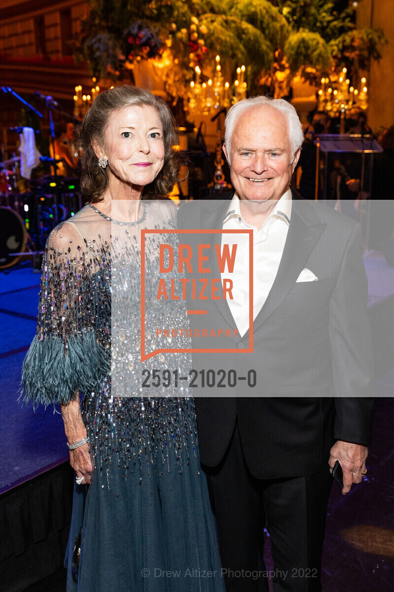 Lynn Lawton, Brian Lawton, San Francisco Opera Guild's Evening on The Stage 2022, Opera House. 401 Van Ness Avenue, November 29th, 2022, Photo #2591-21020-0 Lynn Lawton, Brian Lawton, Photo #2591-21020-0