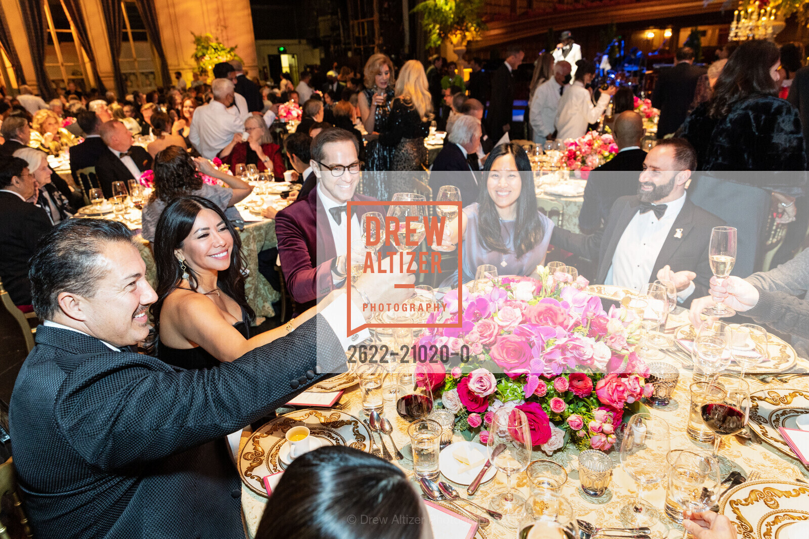 Kyle Lawrence, Nancy Bai, Alexandre Bezborodko, San Francisco Opera Guild's Evening on The Stage 2022, Opera House. 401 Van Ness Avenue, November 29th, 2022, Photo #2622-21020-0 Kyle Lawrence, Nancy Bai, Alexandre Bezborodko, Photo #2622-21020-0