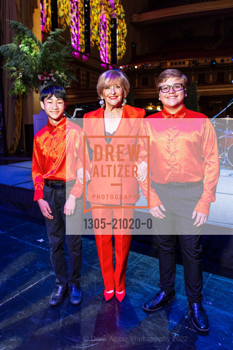 Max Nguyen, Frederica von Stade, Israel Rangel, San Francisco Opera Guild's Evening on The Stage 2022, Opera House. 401 Van Ness Avenue, November 29th, 2022, Photo #1305-21020-0 Max Nguyen, Frederica von Stade, Israel Rangel, Photo #1305-21020-0