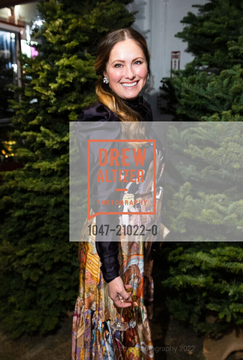 Nikki Chang, Children of Shelters Jingle Mingle 2022, Gallery 308. 2 Marina Blvd, SF, CA 94123 US, December 1st, 2022, Photo #1047-21022-0 Nikki Chang, Photo #1047-21022-0