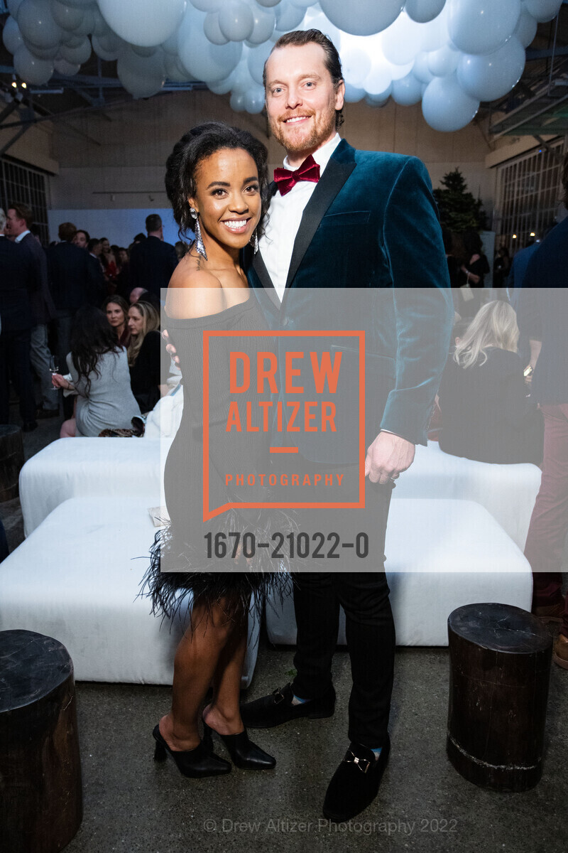 Alexandria Lewis, Jake Lewis, Children of Shelters Jingle Mingle 2022, Gallery 308. 2 Marina Blvd, SF, CA 94123 US, December 1st, 2022, Photo #1670-21022-0 Alexandria Lewis, Jake Lewis, Photo #1670-21022-0