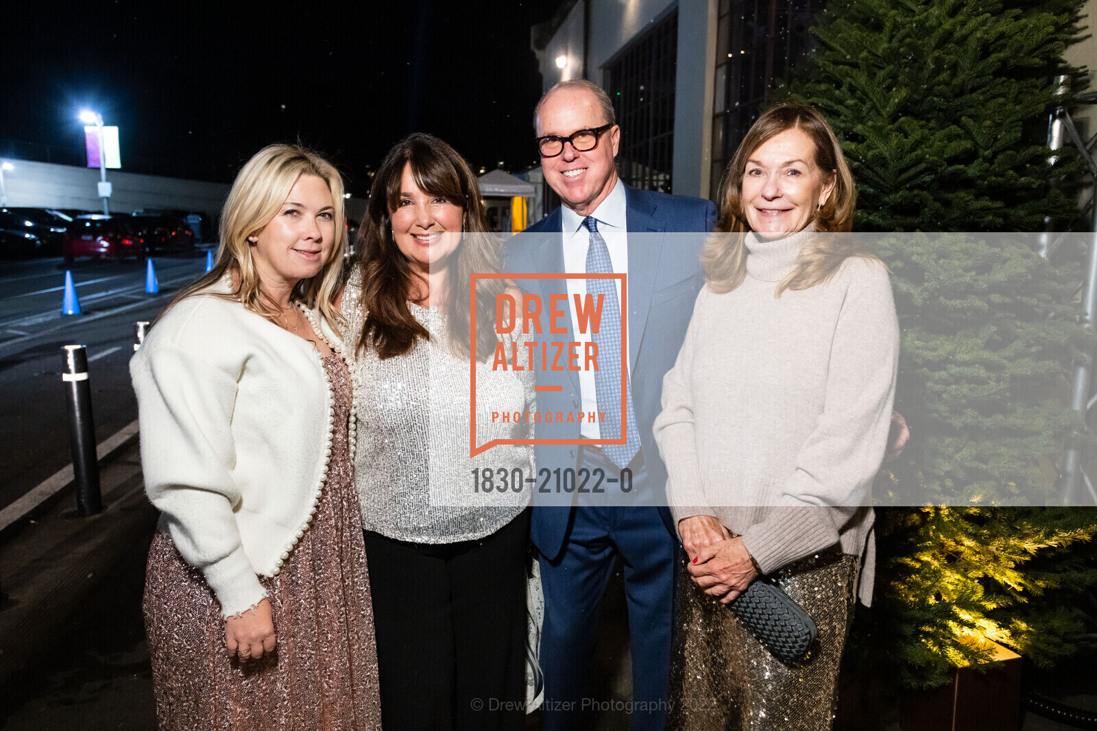 Michelle Harris, Ria Taormina, Mike Mitchell, Val Steele, Children of Shelters Jingle Mingle 2022, Gallery 308. 2 Marina Blvd, SF, CA 94123 US, December 1st, 2022, Photo #1830-21022-0 Michelle Harris, Ria Taormina, Mike Mitchell, Val Steele, Photo #1830-21022-0