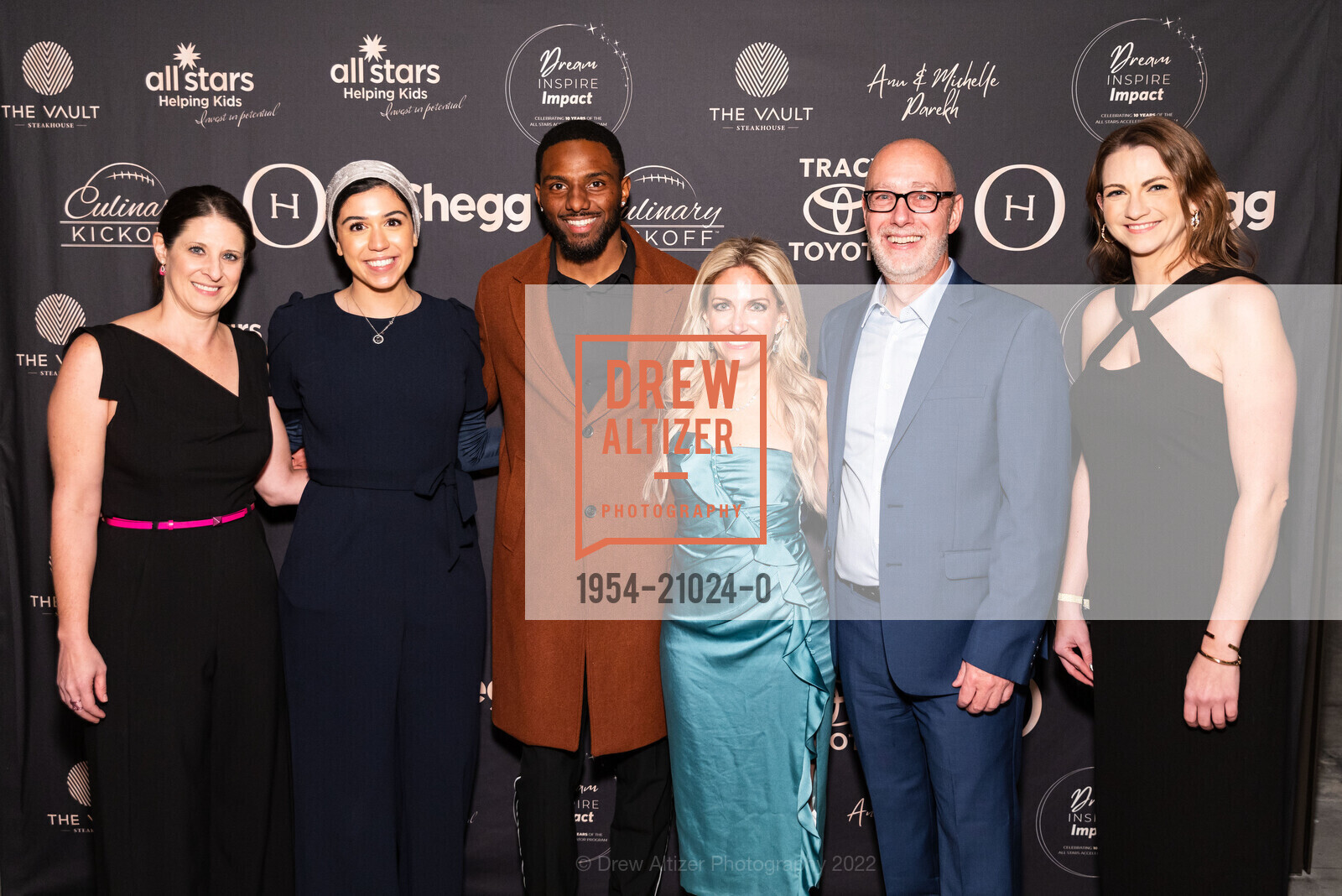 Julie Brown, Jasmin Ferris, Antoine Albert, Shari Reich, David Greco, Athena Anderson, Ronnie and Karen Lott All Stars Helping Kids Holiday Event 2022, The Vault. 555 California St, SF, CA 94104 US, December 2nd, 2022, Photo #1954-21024-0 Julie Brown, Jasmin Ferris, Antoine Albert, Shari Reich, David Greco, Athena Anderson, Photo #1954-21024-0