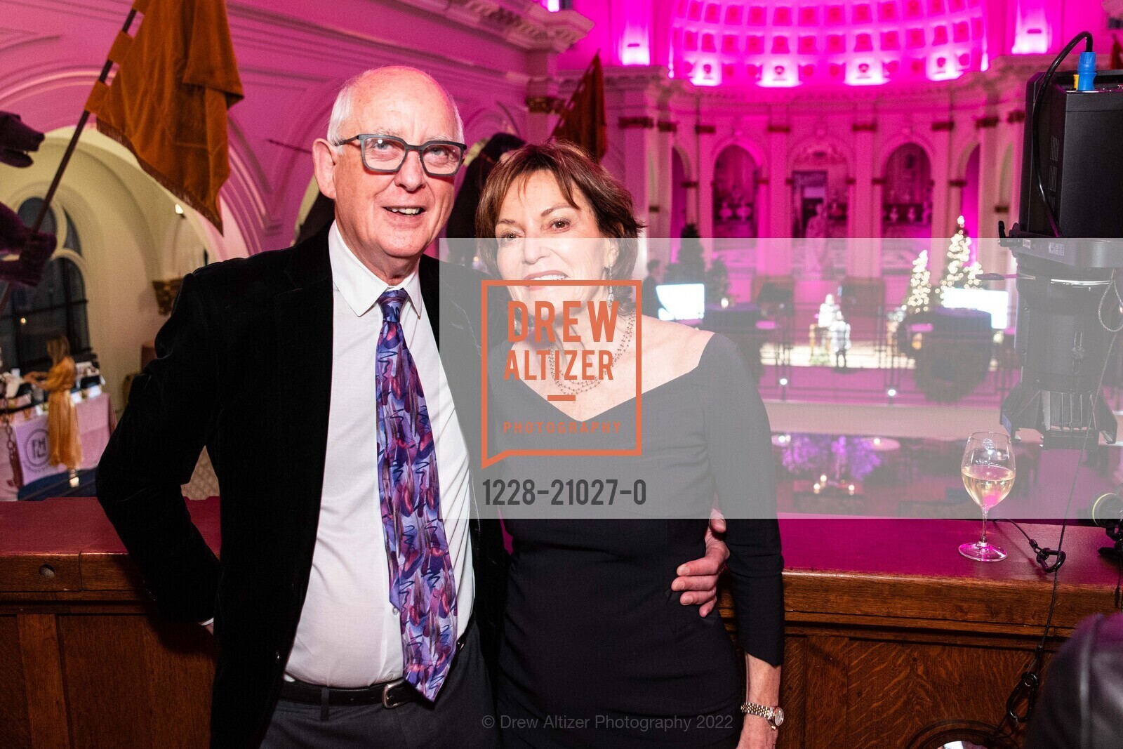 David Malone, Nora Blay, Holiday Hob Nob benefiting St. Francis Foundation 2022, Saint Joseph’s Arts Society. 1401 Howard St, SF, CA 94103 US, December 3rd, 2022, Photo #1228-21027-0 David Malone, Nora Blay, Photo #1228-21027-0