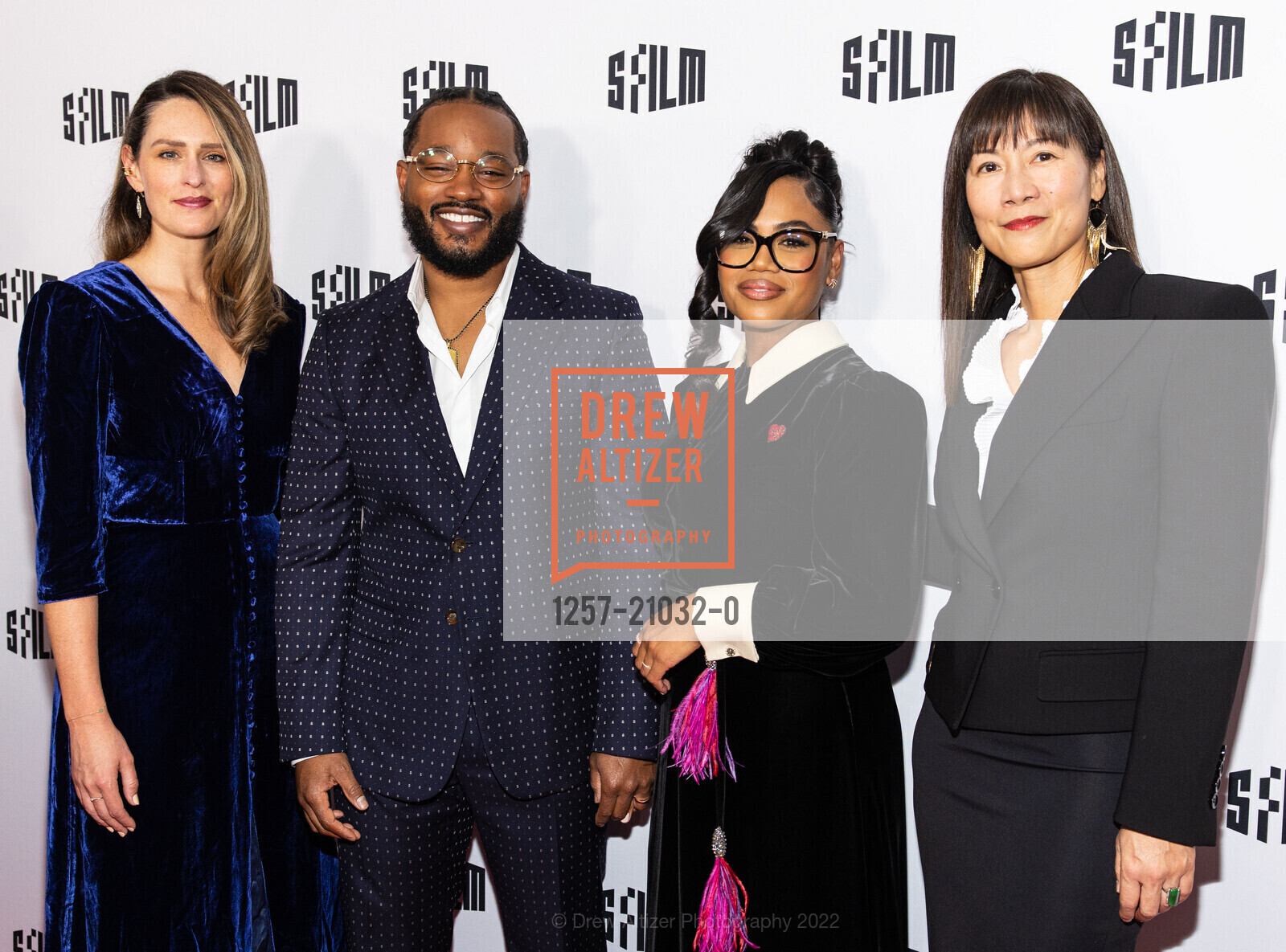 Jessie Fairbanks, Ryan Coogler, Zinzi Evans, Anne Lai, SFFILM Awards 2022 Honoring Margot Robbie, Ryan Coogler, Stephanie Hsu and Sarah Polley, Yerba Buena Center for The Arts, December 5th, 2022, Photo #1257-21032-0 Jessie Fairbanks, Ryan Coogler, Zinzi Evans, Anne Lai, Photo #1257-21032-0
