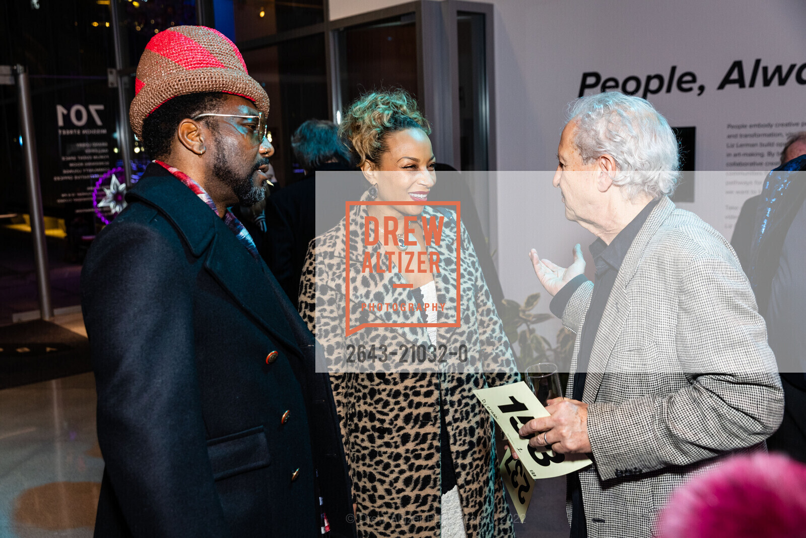 Martin Luther McCoy, Jeanne Anyanwu McCoy, Dale Djaressi, SFFILM Awards 2022 Honoring Margot Robbie, Ryan Coogler, Stephanie Hsu and Sarah Polley, Yerba Buena Center for The Arts, December 5th, 2022, Photo #2643-21032-0 Martin Luther McCoy, Jeanne Anyanwu McCoy, Dale Djaressi, Photo #2643-21032-0