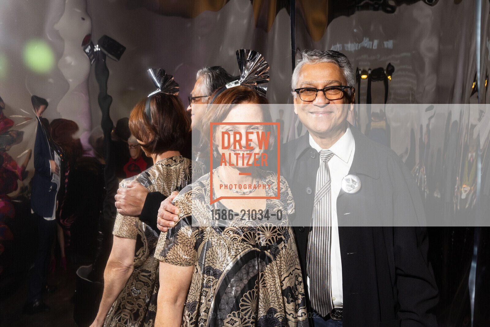 Linda Burch, Rajen Dalal, Museum of Craft and Design's Art for All Mirror Ball Benefit and Auction 2022, Museum of Craft and Design, December 6th, 2022, Photo #1586-21034-0 Linda Burch, Rajen Dalal, Photo #1586-21034-0