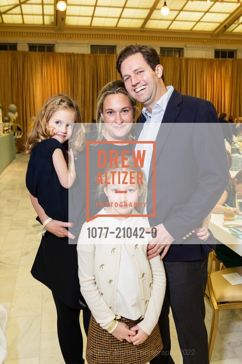 Alex Noe, June Gordon, Coco Noe, Charlotte Noe, SF Ballet Hosts Nutcracker Luncheon, San Francisco City Hall. 1 Dr Carlton B Goodlett Pl, December 11th, 2022, Photo #1077-21042-0 Alex Noe, June Gordon, Coco Noe, Charlotte Noe, Photo #1077-21042-0