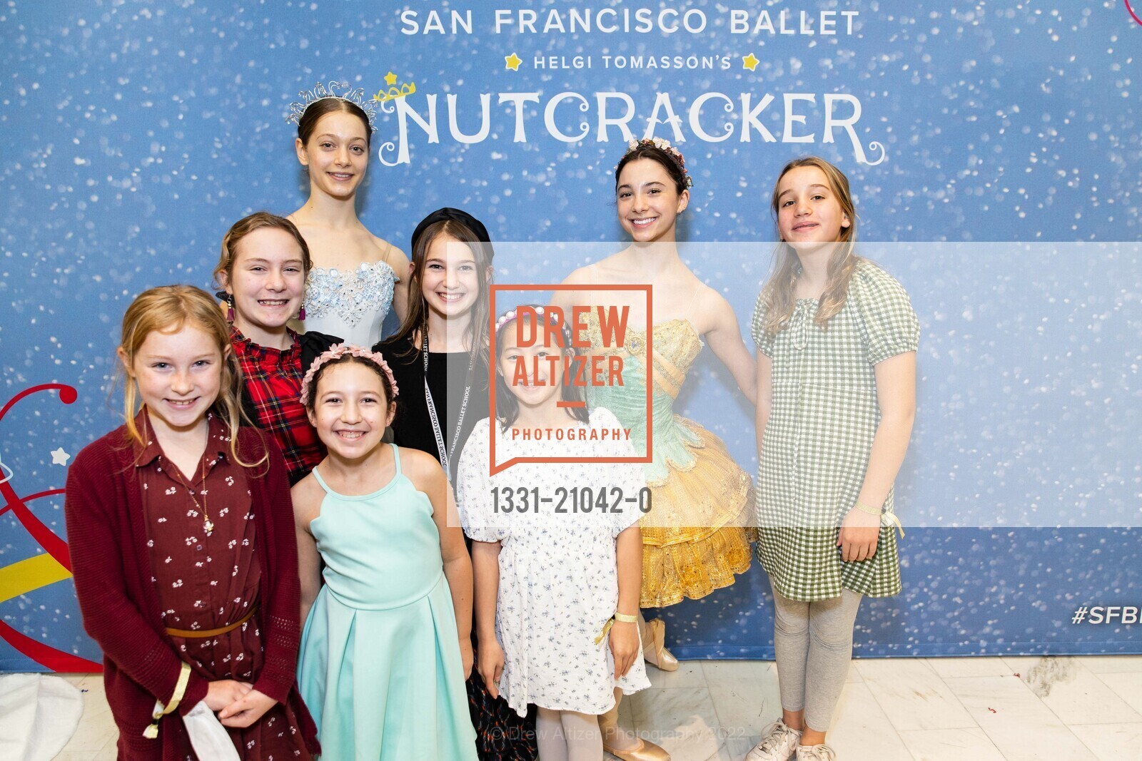 Avery Ellensmartin, Kyle Ellensmartin, Aubrey Garosi, Casey Carosi, Aria Chung, Grace Yonker, SF Ballet Hosts Nutcracker Luncheon, San Francisco City Hall. 1 Dr Carlton B Goodlett Pl, December 11th, 2022, Photo #1331-21042-0 Avery Ellensmartin, Kyle Ellensmartin, Aubrey Garosi, Casey Carosi, Aria Chung, Grace Yonker, Photo #1331-21042-0