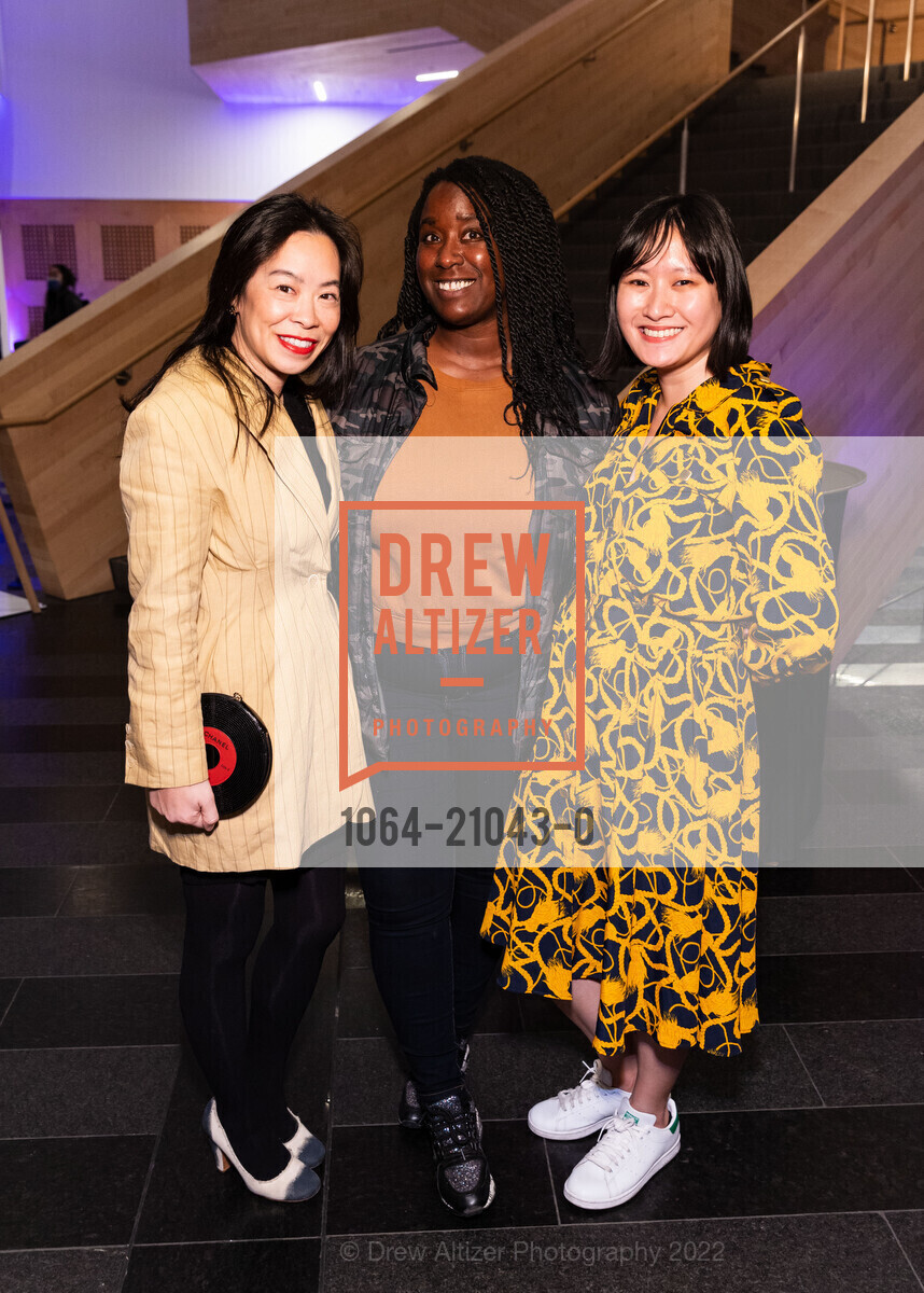 Candace Huey, Binta Ayofemi, Nicole Lugtu, SFMOMA SECA Awards: Society for the Encouragement of Contemporary Art, SF Moma. 151 3rd St, SF, CA 94103 US, December 13th, 2022, Photo #1064-21043-0 Candace Huey, Binta Ayofemi, Nicole Lugtu, Photo #1064-21043-0