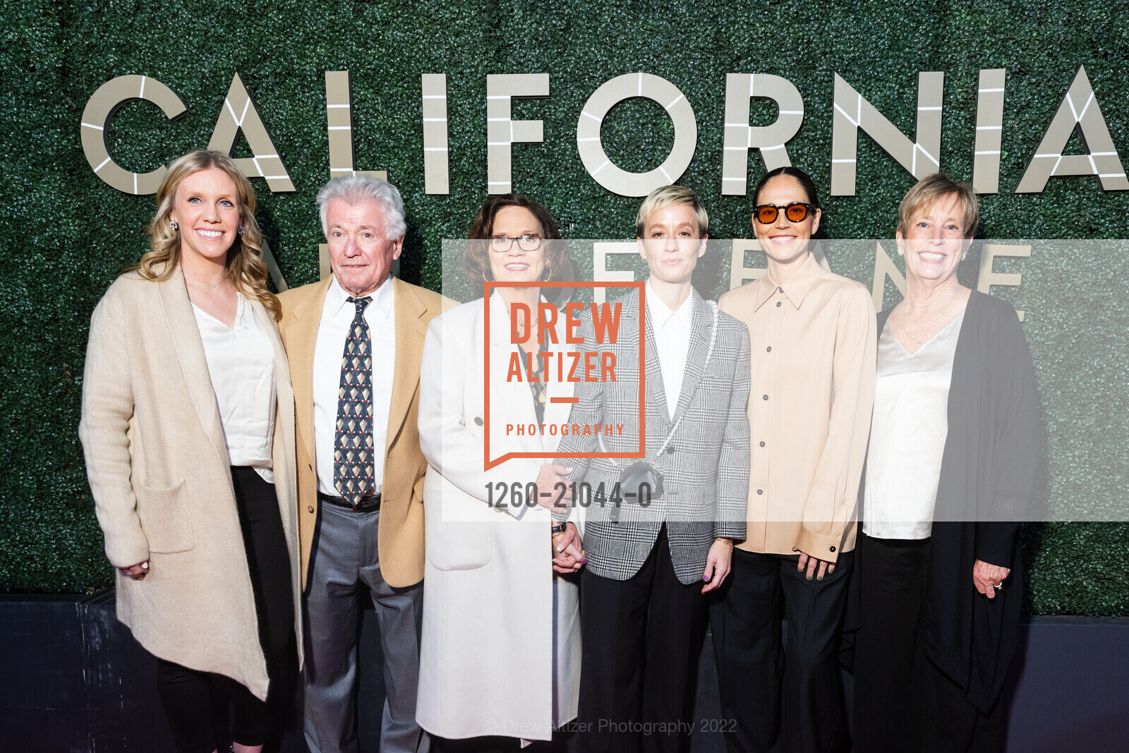 Jim Rapinoe, Denise Rapinoe, Megan Rapinoe, Sue Bird, California Hall of Fame Awards Ceremony at the California Museum 2022, California Museum. 1020 O St, Sacramento, CA 95814 US, December 13th, 2022, Photo #1260-21044-0 Jim Rapinoe, Denise Rapinoe, Megan Rapinoe, Sue Bird, Photo #1260-21044-0