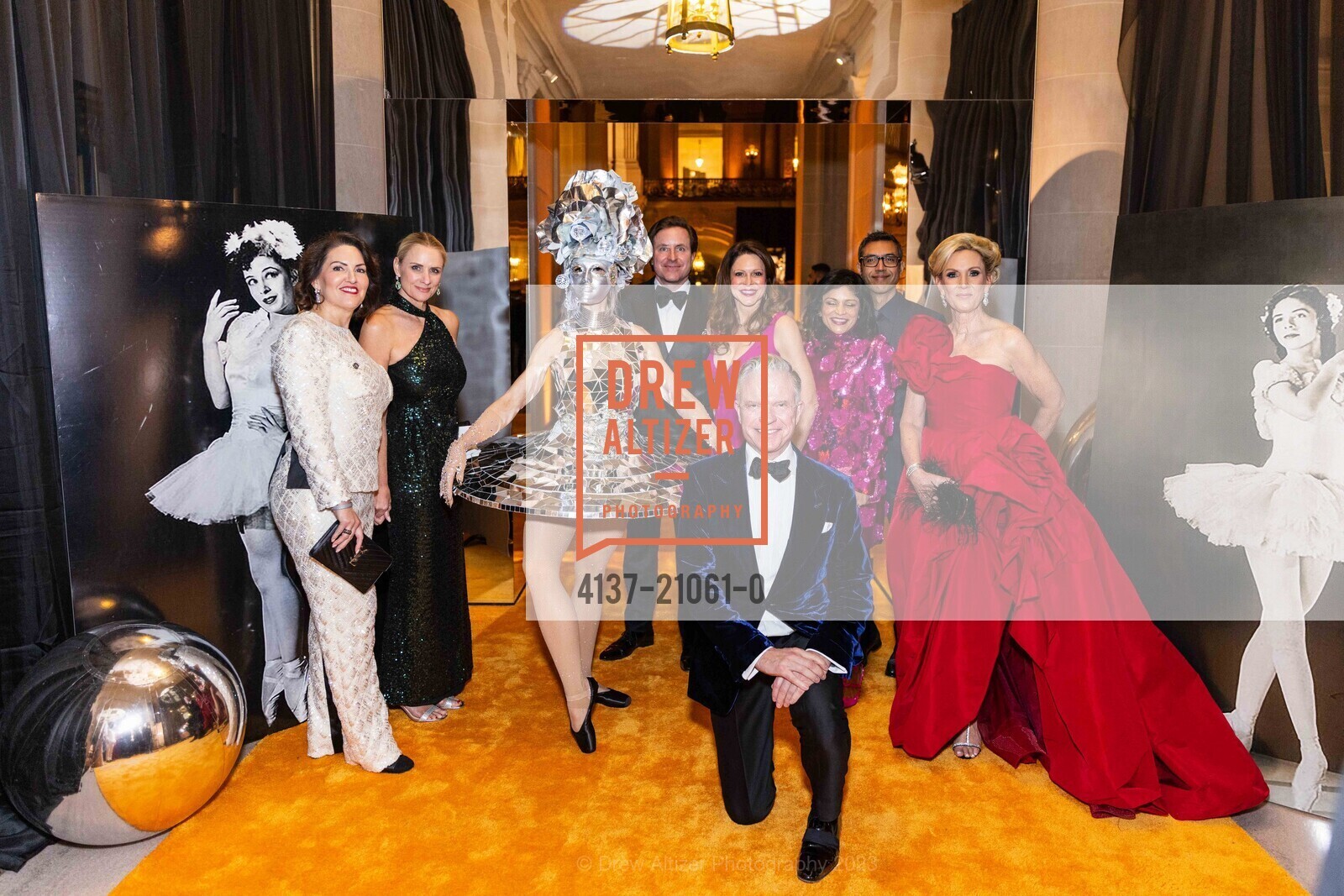 Meredith Braun, Tara Carmichael, Andrew Hineck, Keith Wetmore, Lori Chipps, San Francisco Ballet 90th Anniversary Opening Night Gala 2023, San Francisco War Memorial & Performing Arts Center. 401 Van Ness Avenue, January 19th, 2023, Photo #4137-21061-0 Meredith Braun, Tara Carmichael, Andrew Hineck, Keith Wetmore, Lori Chipps, Photo #4137-21061-0
