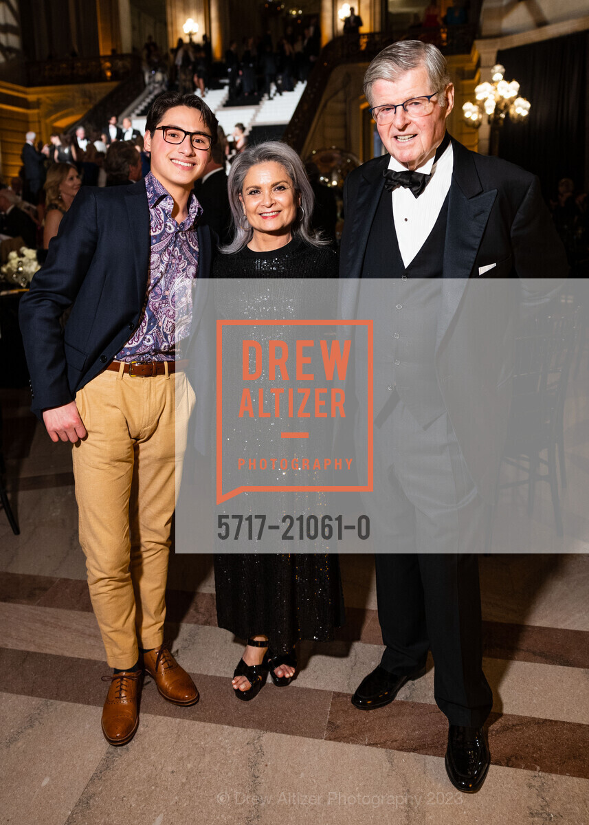 Lleyton Ho, Mona Salinas, Richard Barker, San Francisco Ballet 90th Anniversary Opening Night Gala 2023, San Francisco War Memorial & Performing Arts Center. 401 Van Ness Avenue, January 19th, 2023, Photo #5717-21061-0 Lleyton Ho, Mona Salinas, Richard Barker, Photo #5717-21061-0