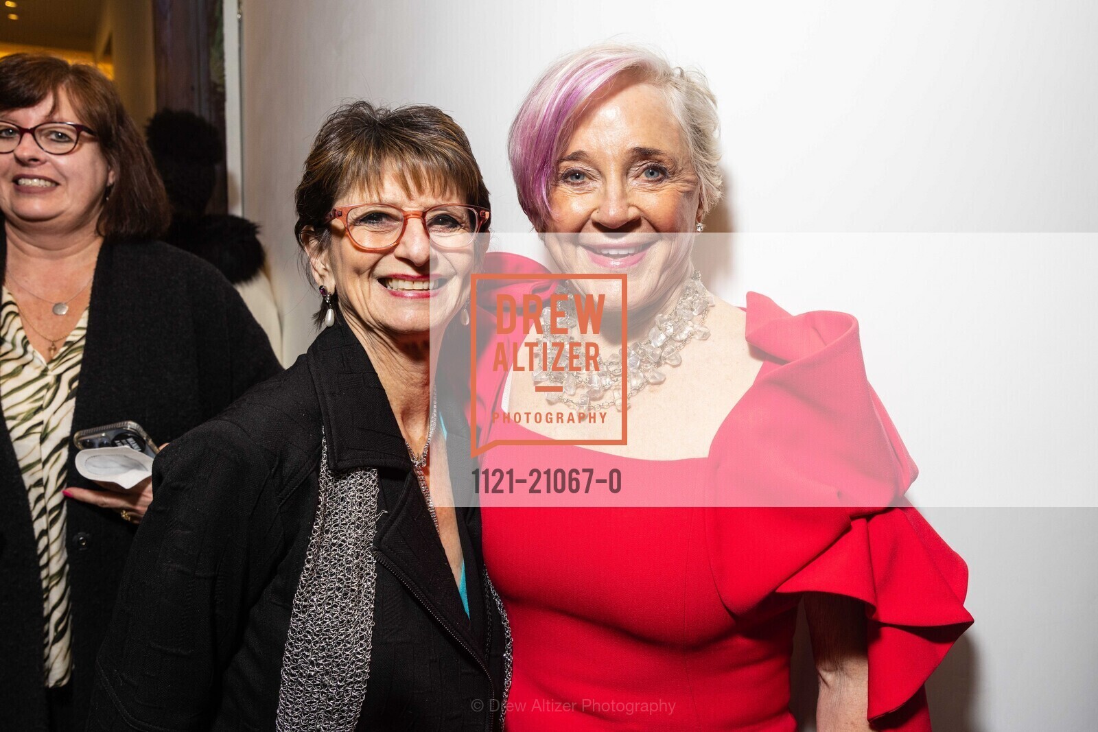 Joanne Fazzino, Carol Luckenbach, 181 Fremont Celebrates the Women’s Council of Realtors San Francisco, 181 Fremont Street. 181 Fremont St, SF, CA 94105 US, Photo #1121-21067-0 Joanne Fazzino, Carol Luckenbach, Photo #1121-21067-0