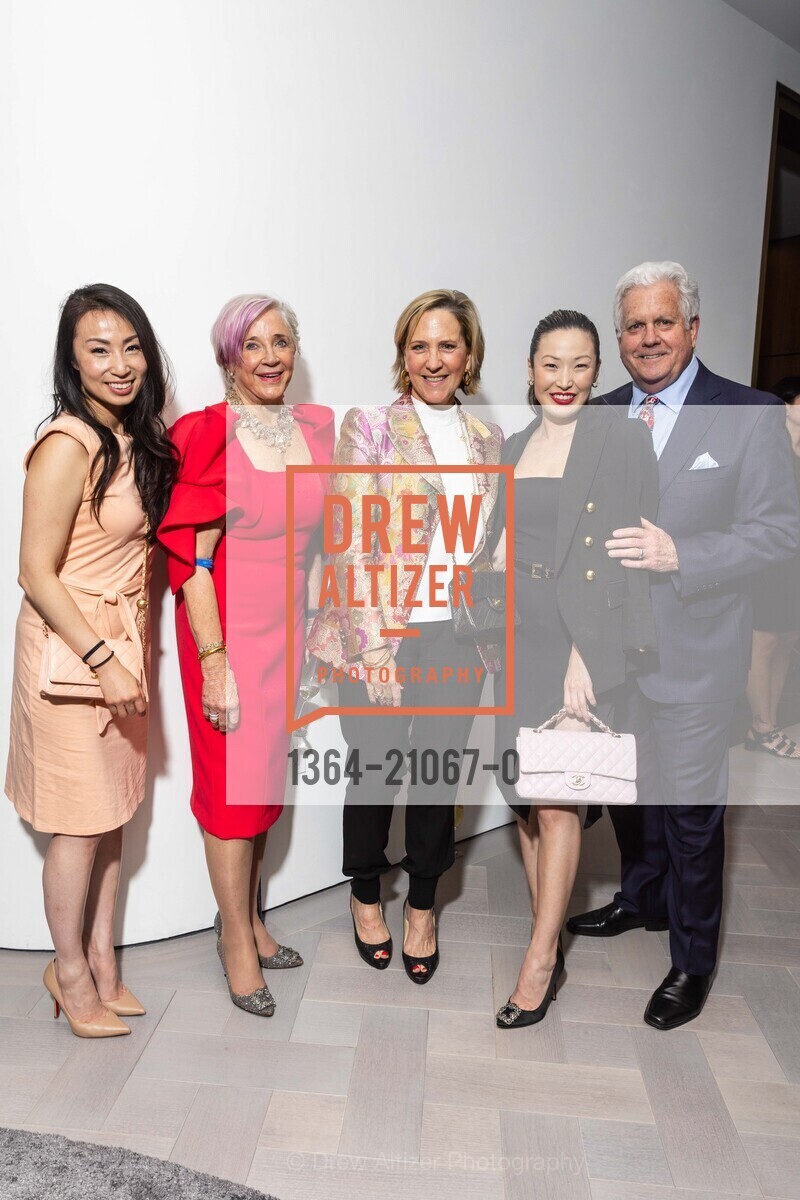 Samantha Huang, Carol Luckenbach, Megan Levitan, Anand Bayaraa, Michael Barnacle, 181 Fremont Celebrates the Women’s Council of Realtors San Francisco, 181 Fremont Street. 181 Fremont St, SF, CA 94105 US, Photo #1364-21067-0 Samantha Huang, Carol Luckenbach, Megan Levitan, Anand Bayaraa, Michael Barnacle, Photo #1364-21067-0
