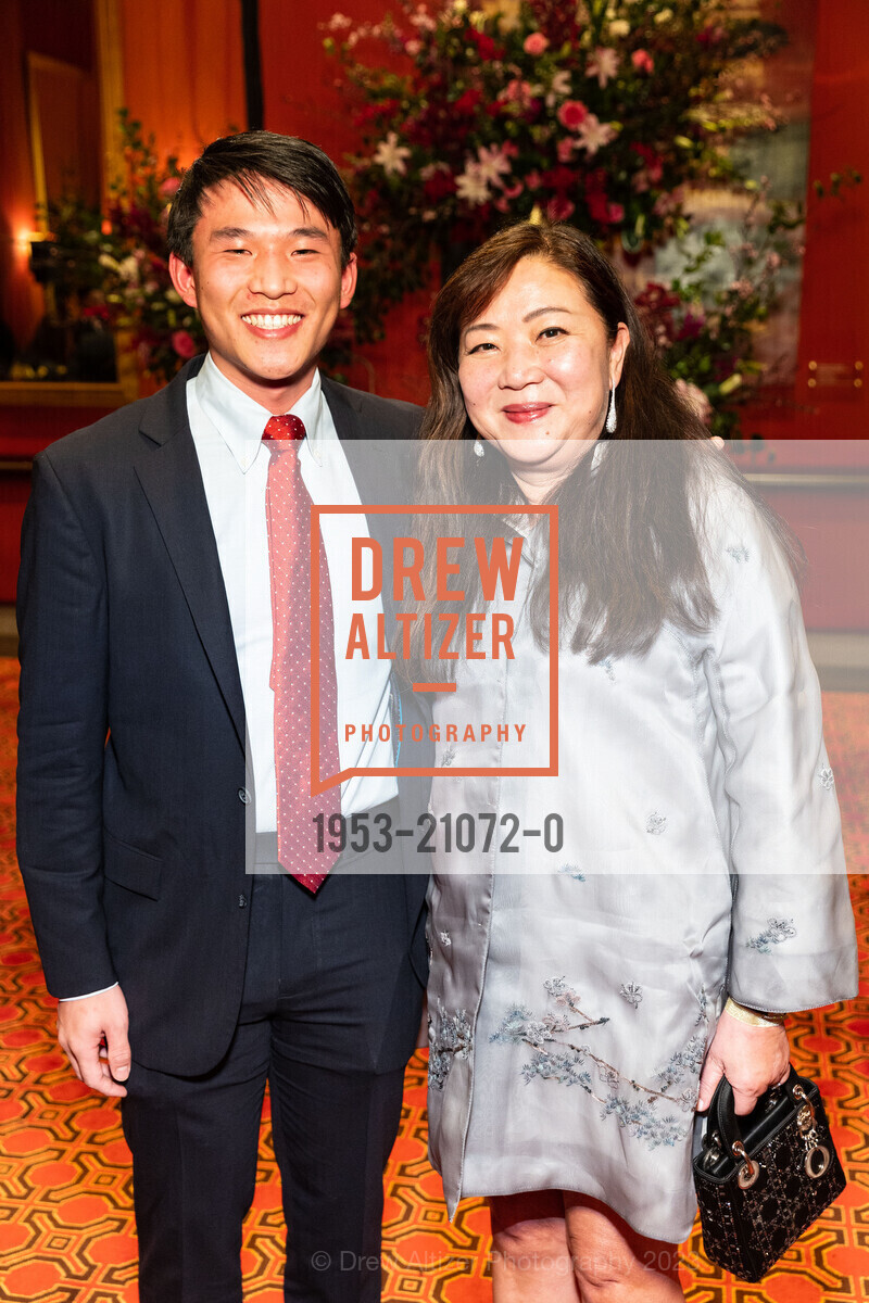Jason Sun, Mindy Sun, SF Symphony Lunar New Year Banquet, Louise M. Davies Symphony Hall. 201 Van Ness Ave, February 5th, 2023, Photo #1953-21072-0 Jason Sun, Mindy Sun, Photo #1953-21072-0