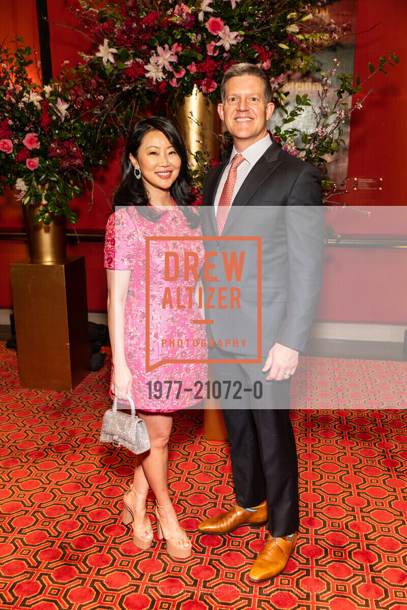 Huifen Chan, Roelof Botha, SF Symphony Lunar New Year Banquet, Louise M. Davies Symphony Hall. 201 Van Ness Ave, February 5th, 2023, Photo #1977-21072-0 Huifen Chan, Roelof Botha, Photo #1977-21072-0