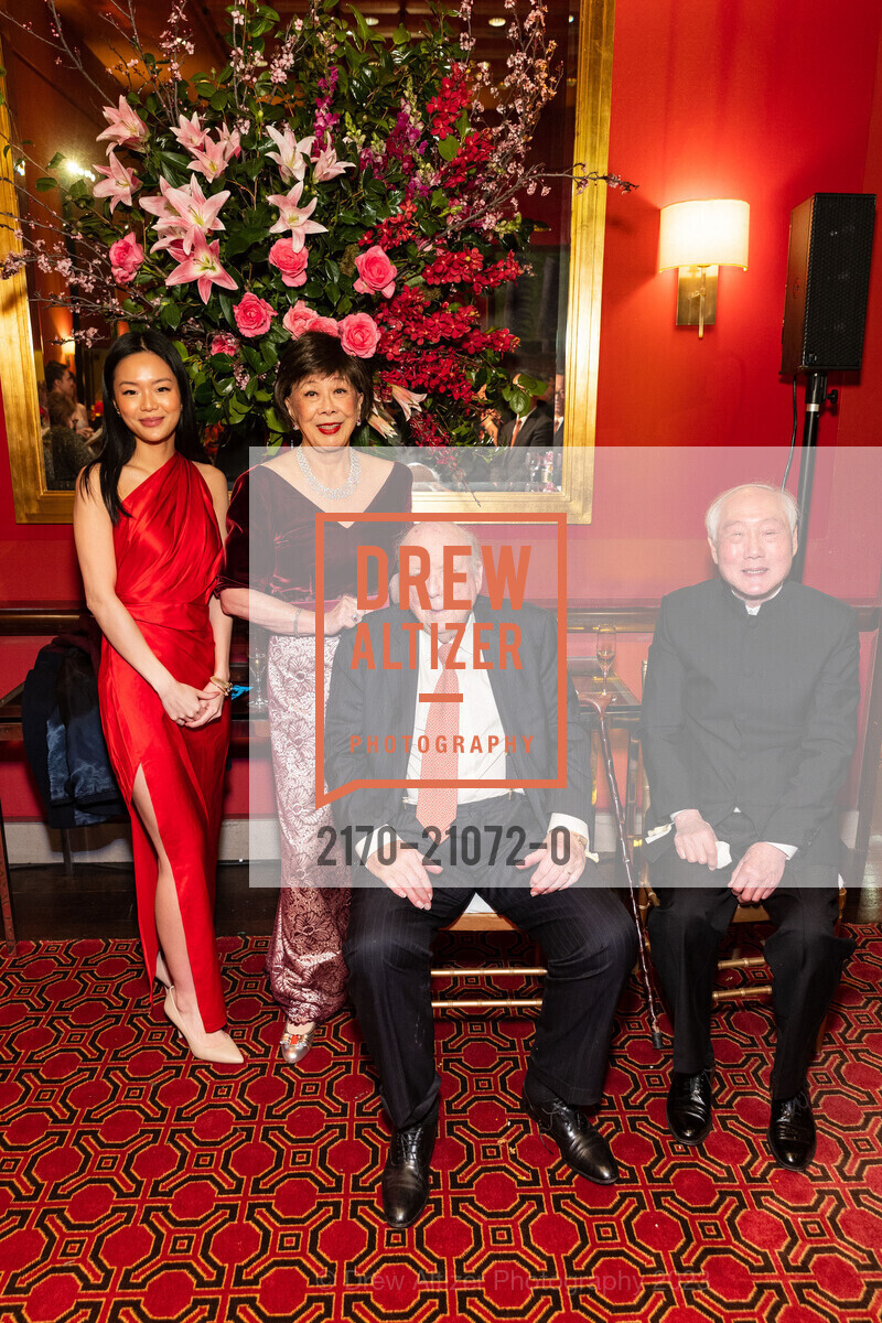 Jennifer Wu, Margaret Liu Collins, Edward Collins, Michael Chan, SF Symphony Lunar New Year Banquet, Louise M. Davies Symphony Hall. 201 Van Ness Ave, February 5th, 2023, Photo #2170-21072-0 Jennifer Wu, Margaret Liu Collins, Edward Collins, Michael Chan, Photo #2170-21072-0