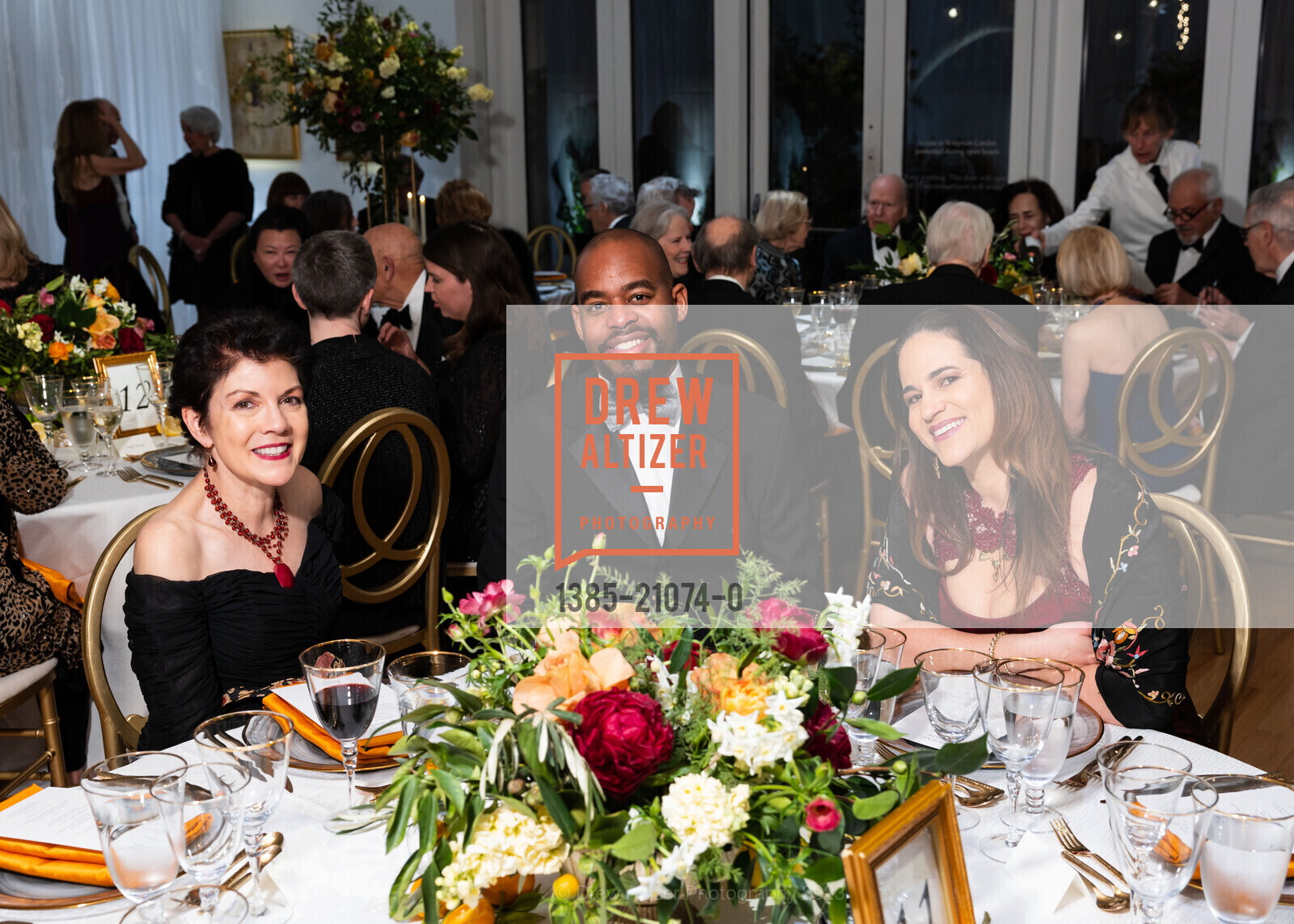 Megan Bourne, Godfrey Powell, Stephanie Powell, Sargent & Spain Black Tie Dinner 2023, Legion of Honor @ 100 34th Ave, SF, CA 94121 US. Legion of Honor @ 100 34th Ave, SF, CA 94121 US, February 8th, 2023, Photo #1385-21074-0 Megan Bourne, Godfrey Powell, Stephanie Powell, Photo #1385-21074-0