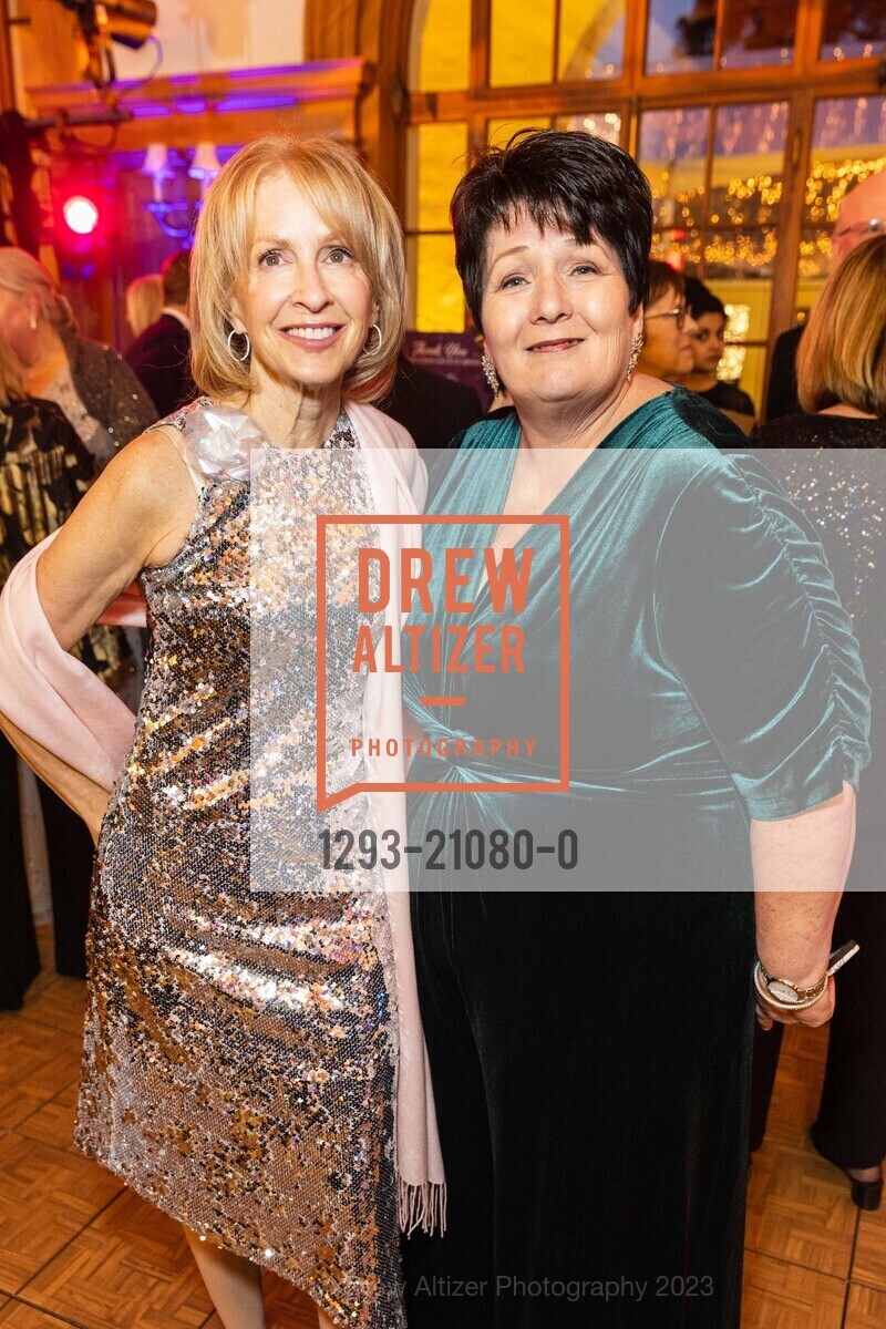 Angela McConnell, Kelly Hudson, Photo #1293-21080-0