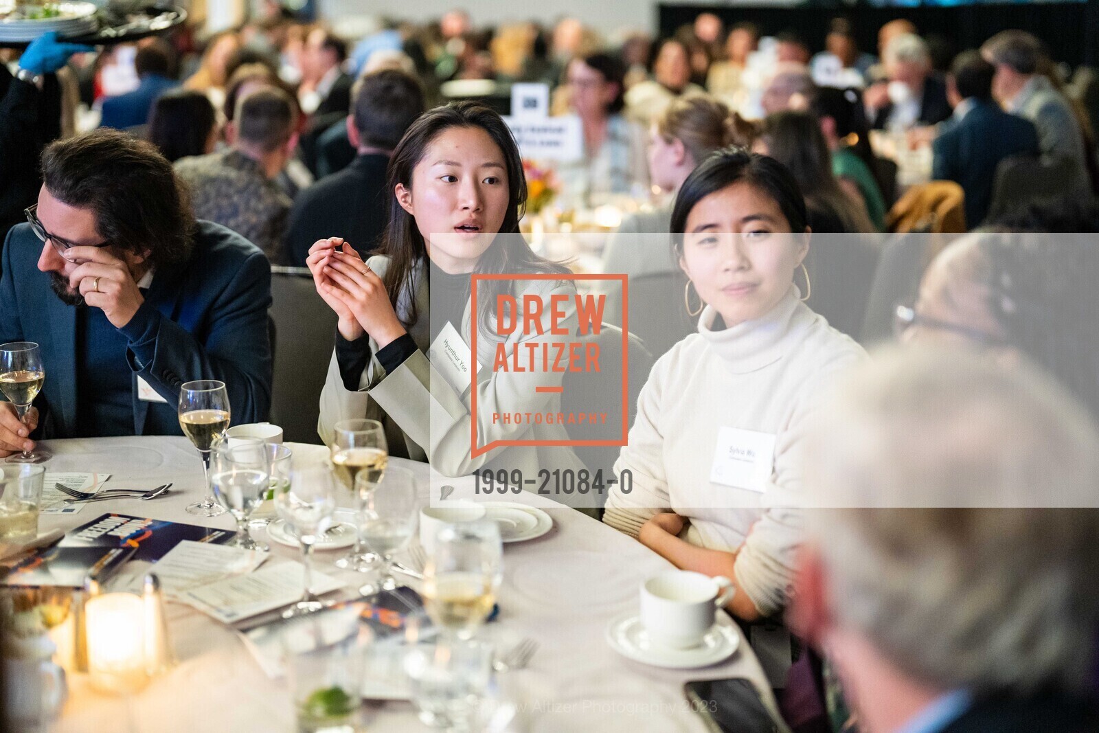 Hyunthur Yoo, Sylvia Wu, Lawyers’ Committee for Civil Rights Annual Dr. MLK, Jr. Gala 2023, Hyatt Regency San Francisco @ 5 Embarcadero Ctr, SF, CA 94111 US. Hyatt Regency San Francisco @ 5 Embarcadero Ctr, SF, CA 94111 US, February 16th, 2023, Photo #1999-21084-0 Hyunthur Yoo, Sylvia Wu, Photo #1999-21084-0