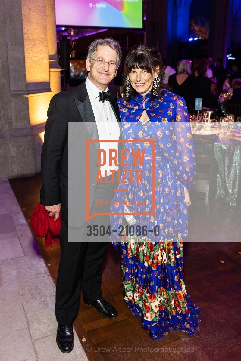 Thomas Campbell, Phoebe Campbell, Grace Cathedral's Carnivale Gala 2023, Grace Cathedral, 1100 California St, SF, CA 94108 US. Grace Cathedral, 1100 California St, SF, CA 94108 US, February 21st, 2023, Photo #3504-21086-0 Thomas Campbell, Phoebe Campbell, Photo #3504-21086-0