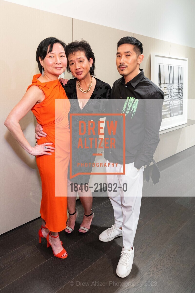 Sarena Chung, Nancy Lam, Tuan Cao, Photo #1846-21092-0
