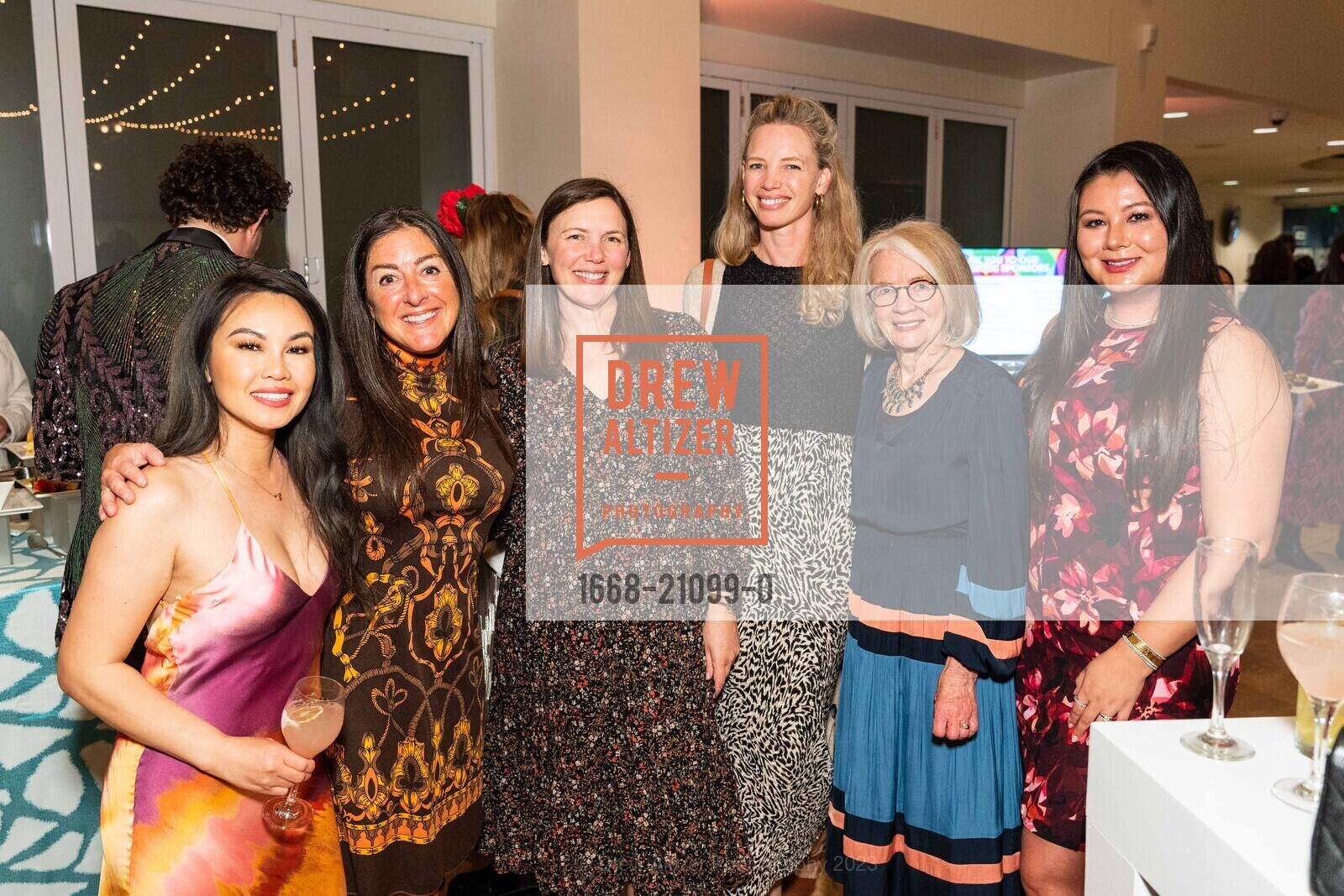 Kelli Jacobson, Carla Cianchi, Alexandra Blatteis, Bonnie Volk, Christy Blatteis, JCCSF Kaleidoscope Celebration 2023, 3200 California St, SF, CA 94118 US. 3200 California St, SF, CA 94118 US, March 9th, 2023, Photo #1668-21099-0 Kelli Jacobson, Carla Cianchi, Alexandra Blatteis, Bonnie Volk, Christy Blatteis, Photo #1668-21099-0