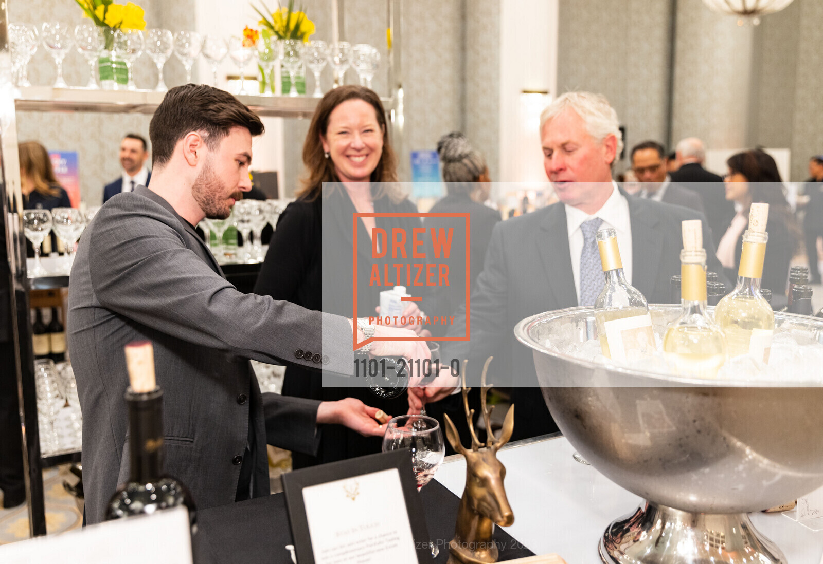 Quinn Kraft, Kara Fingerman, Wayne Fingerman, Make-a-Wish Gala 2023, Hotel Fairmont San Francisco @ 950 Mason St, SF, CA 94108 US. Hotel Fairmont San Francisco @ 950 Mason St, SF, CA 94108 US, March 9th, 2023, Photo #1101-21101-0 Quinn Kraft, Kara Fingerman, Wayne Fingerman, Photo #1101-21101-0