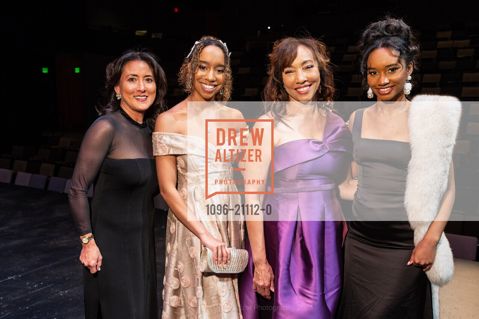 Chris Lauer, Haley Brathwaite, Janice Brathwaite, Alyssa Brathwaite, Cal Performances' 2023 Gala Honoring William Kentridge, 2413 Bancroft Way, Berkeley, CA 94704 US. 2413 Bancroft Way, Berkeley, CA 94704 US, March 17th, 2023, Photo #1096-21112-0 Chris Lauer, Haley Brathwaite, Janice Brathwaite, Alyssa Brathwaite, Photo #1096-21112-0