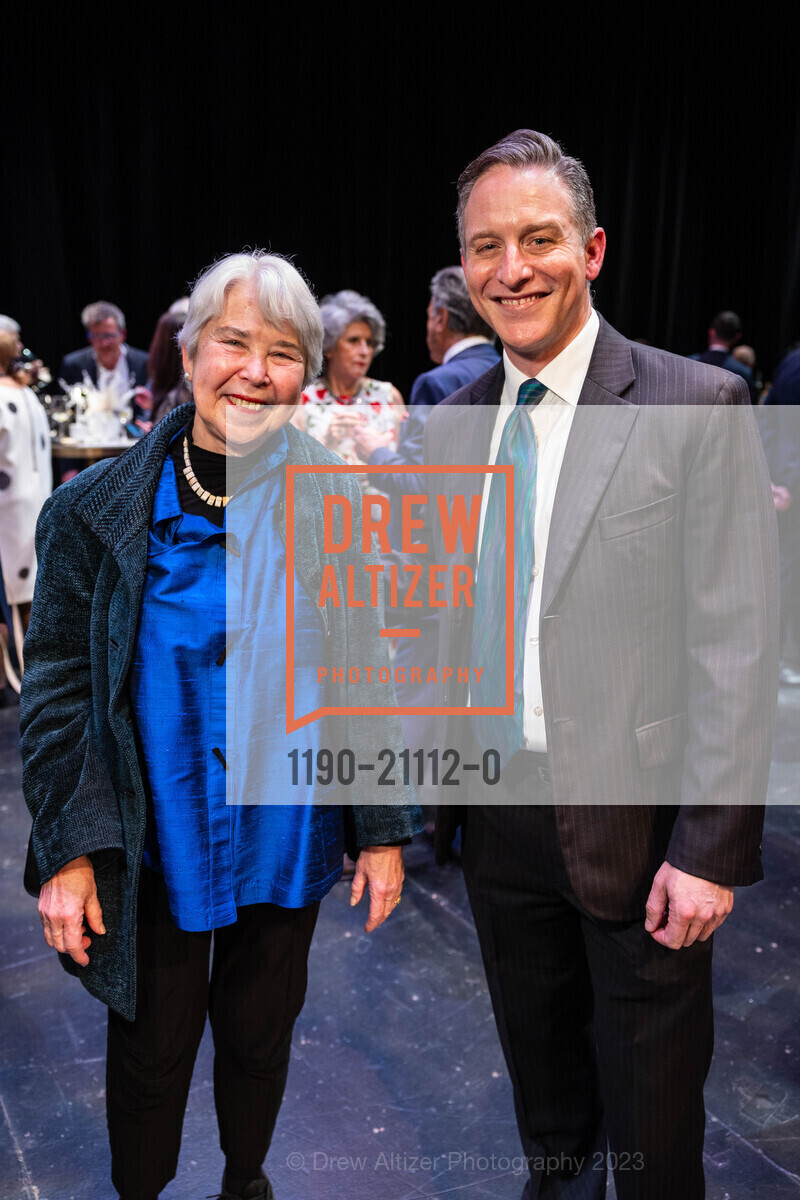 Carol Christ, Jeremy Geffen, Cal Performances' 2023 Gala Honoring William Kentridge, 2413 Bancroft Way, Berkeley, CA 94704 US. 2413 Bancroft Way, Berkeley, CA 94704 US, March 17th, 2023, Photo #1190-21112-0 Carol Christ, Jeremy Geffen, Photo #1190-21112-0