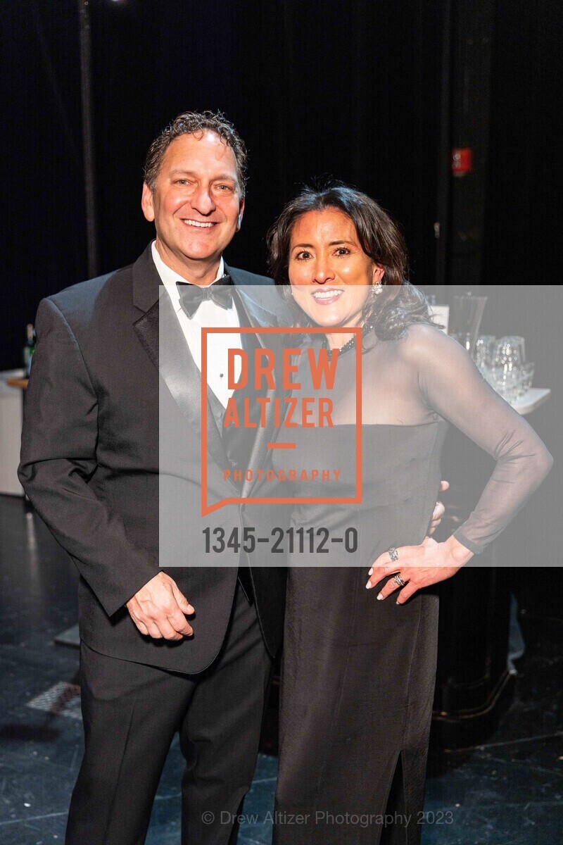 Kenny Lauer, Chris Lauer, Cal Performances' 2023 Gala Honoring William Kentridge, 2413 Bancroft Way, Berkeley, CA 94704 US. 2413 Bancroft Way, Berkeley, CA 94704 US, March 17th, 2023, Photo #1345-21112-0 Kenny Lauer, Chris Lauer, Photo #1345-21112-0