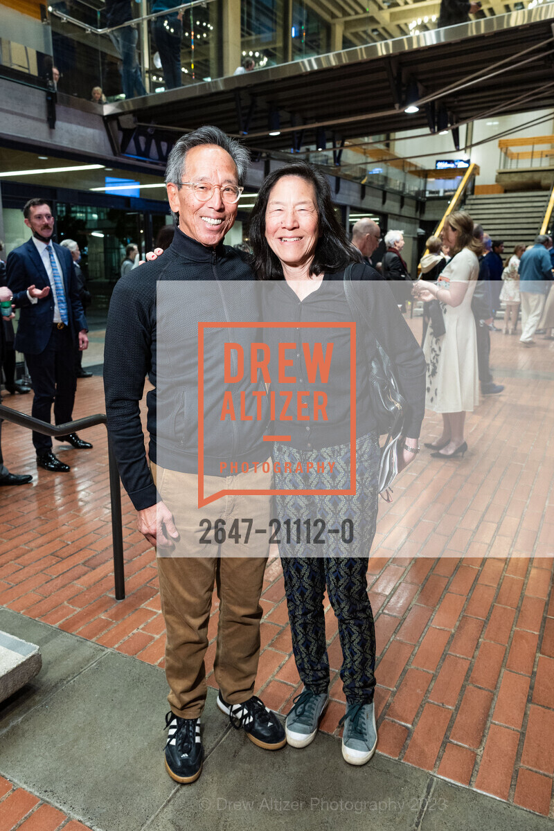 Reagan Louie, Robin Wu, Cal Performances' 2023 Gala Honoring William Kentridge, 2413 Bancroft Way, Berkeley, CA 94704 US. 2413 Bancroft Way, Berkeley, CA 94704 US, March 17th, 2023, Photo #2647-21112-0 Reagan Louie, Robin Wu, Photo #2647-21112-0