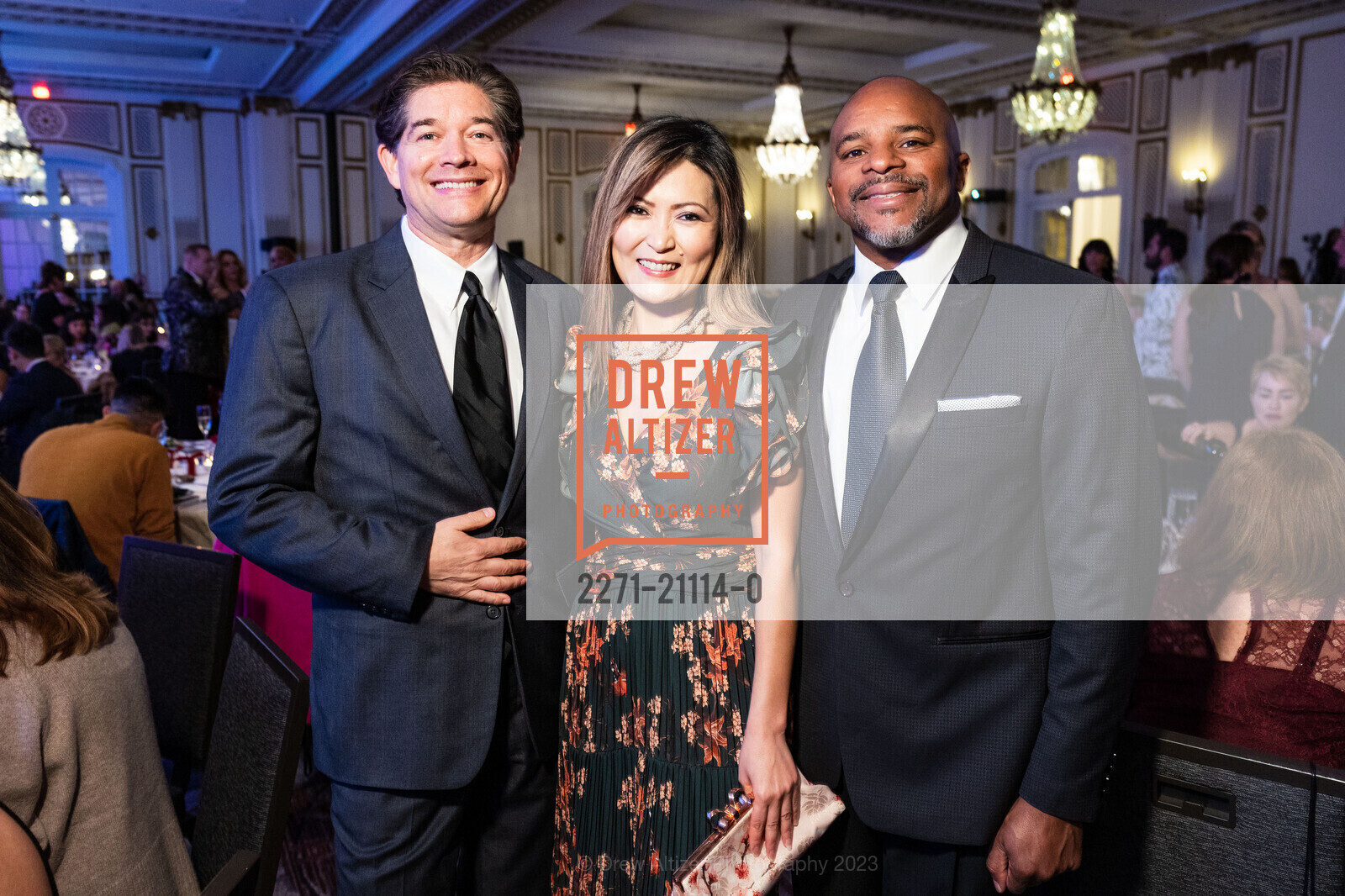 Lionel Shaw, Dulo Batsuh, Bill Dillard, Dress For Success' "Casino Royale" Gala 2023, Palace Hotel. Palace Hotel, March 18th, 2023, Photo #2271-21114-0 Lionel Shaw, Dulo Batsuh, Bill Dillard, Photo #2271-21114-0