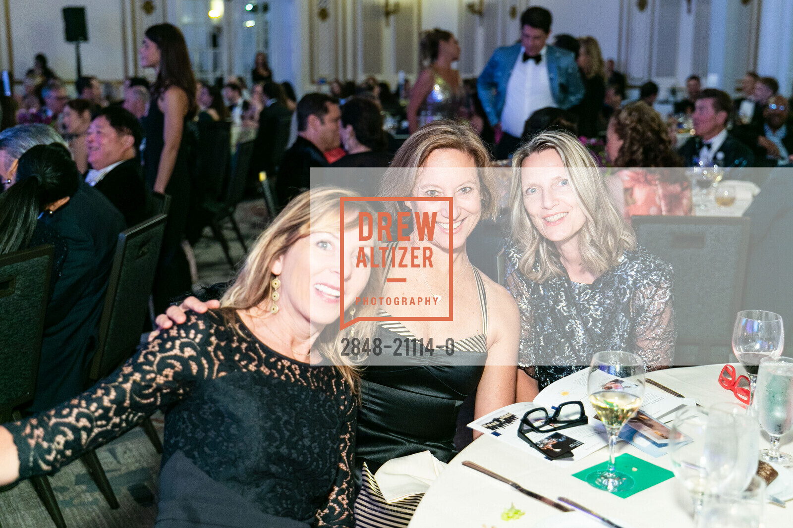 Kristin Hull, Francesca Vietor, Hannah Onstad, Dress For Success' "Casino Royale" Gala 2023, Palace Hotel. Palace Hotel, March 18th, 2023, Photo #2848-21114-0 Kristin Hull, Francesca Vietor, Hannah Onstad, Photo #2848-21114-0