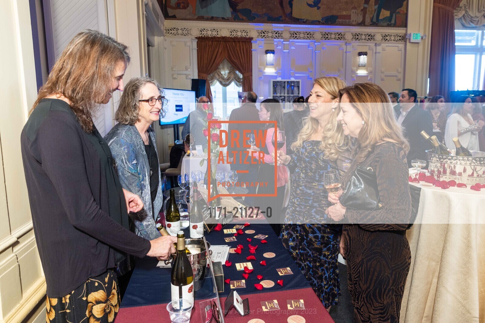 Cindy Barra Woskow, Christina Barra, Rhonda Thomas, Linda Vancouvering, Wine, Women, and Shoes hosted by Aquarium of The Bay, InterContinental Mark Hopkins San Francisco, an IHG Hotel @ 999 California St, SF, CA 94108 US. InterContinental Mark Hopkins San Francisco, an IHG Hotel @ 999 California St, SF, CA 94108 US, March 30th, 2023, Photo #1171-21127-0 Cindy Barra Woskow, Christina Barra, Rhonda Thomas, Linda Vancouvering, Photo #1171-21127-0