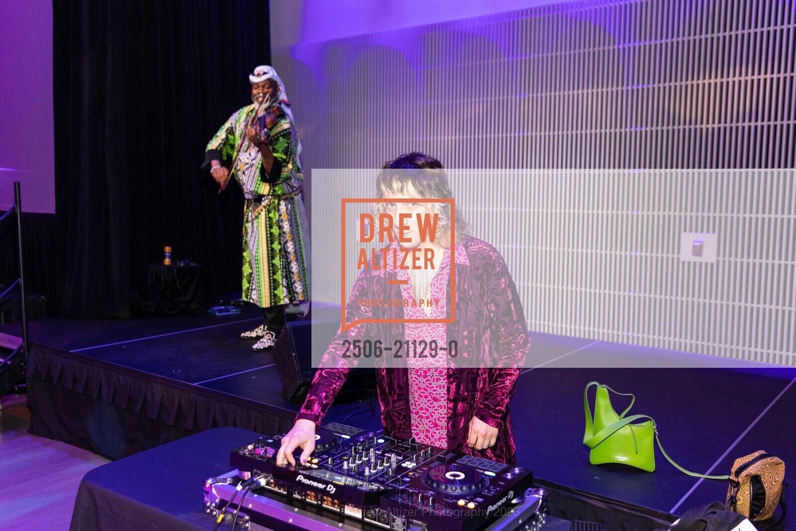 Kippy Marks, Sam Pierce, ODC 2023 Dance Downtown Gala, Blue Shield of California Theater at YBCA @ CA US. Blue Shield of California Theater at YBCA @ CA US, March 31st, 2023, Photo #2506-21129-0 Kippy Marks, Sam Pierce, Photo #2506-21129-0