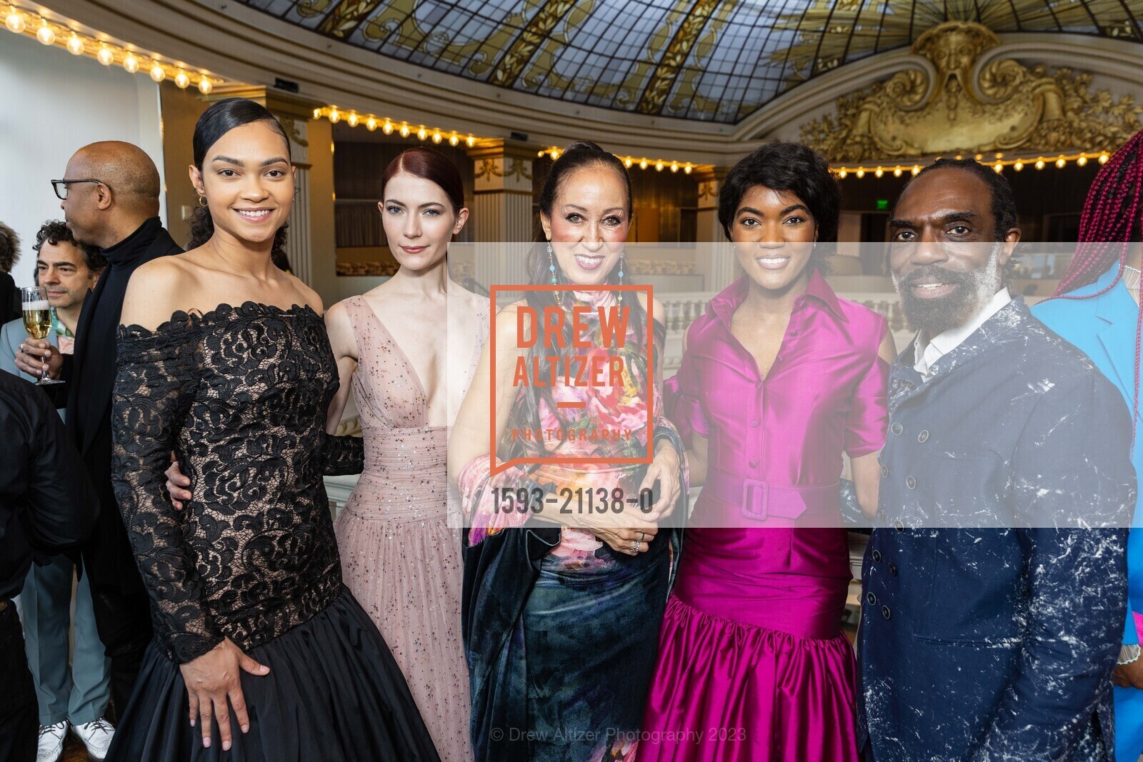 Raynel Lynn, Emily Masini, Pat Cleveland, Sydney Reed, Kevan Hall, Photo #1593-21138-0