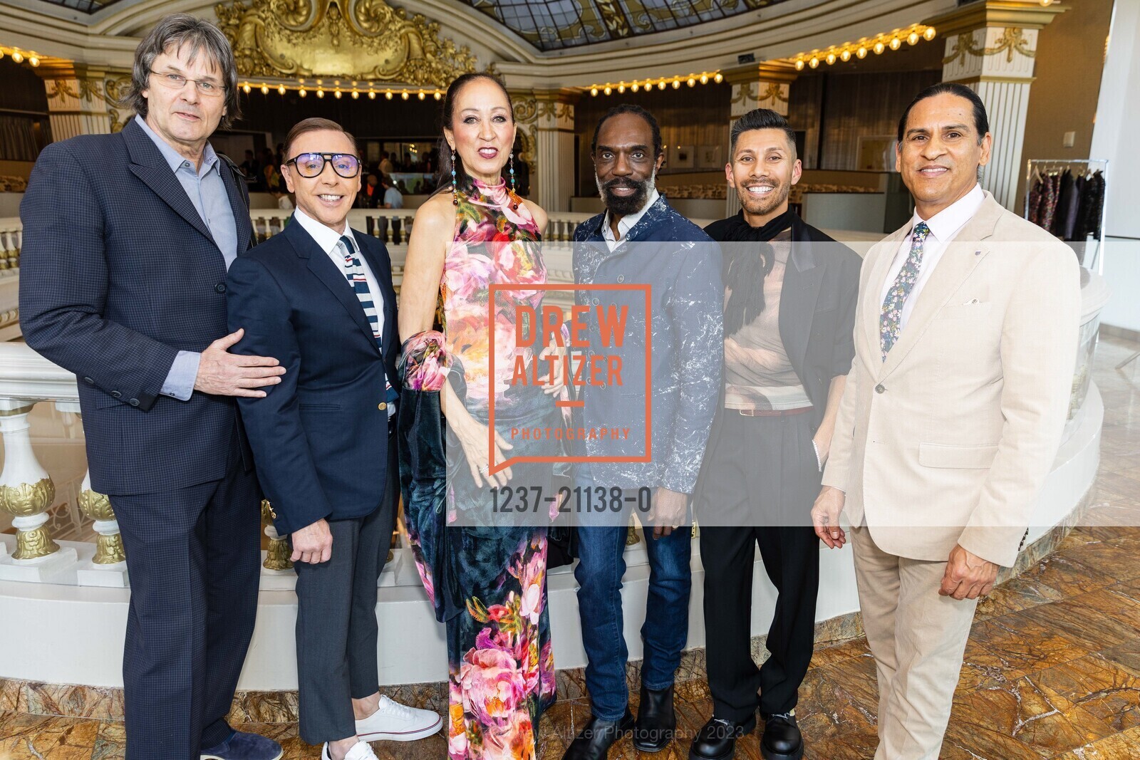 Paul von Ravenstein, Mark Rhoades, Pat Cleveland, Kevan Hall, Antonio Contreras, Ruben Flores, Neiman Marcus hosts MoAD and Pat Cleveland, Neiman Marcus @ 150 Stockton St, SF, CA 94108 US. Neiman Marcus @ 150 Stockton St, SF, CA 94108 US, April 14th, 2023, Photo #1237-21138-0 Paul von Ravenstein, Mark Rhoades, Pat Cleveland, Kevan Hall, Antonio Contreras, Ruben Flores, Photo #1237-21138-0