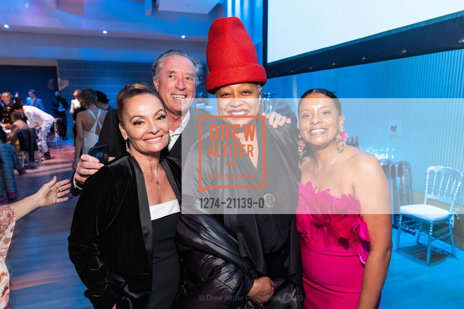 Carol Talmon de L’Armee, Clayton Talmon de L’Armee, Lisa Fischer, Korri Jackson, Alonzo King LINES Ballet 2023, Yerba Buena Center for the Arts @ 701 Mission St, San Francisco, CA 94103 US. Yerba Buena Center for the Arts @ 701 Mission St, San Francisco, CA 94103 US, April 15th, 2023, Photo #1274-21139-0 Carol Talmon de L’Armee, Clayton Talmon de L’Armee, Lisa Fischer, Korri Jackson, Photo #1274-21139-0