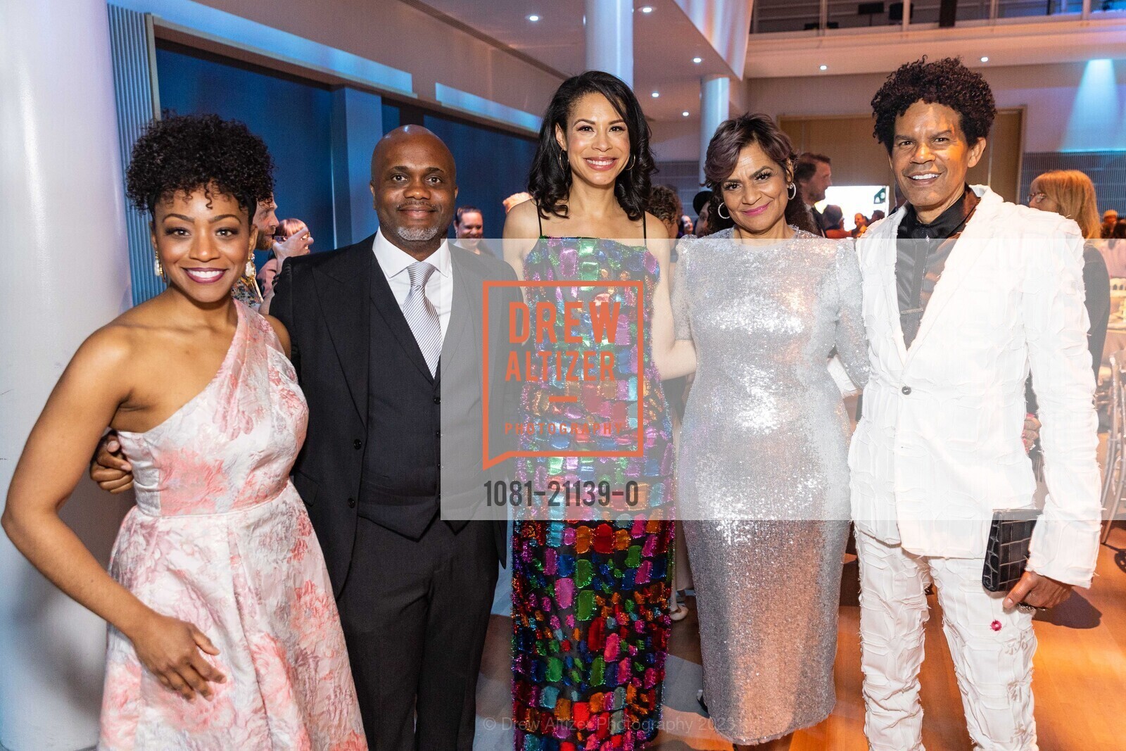 Malia Cohen, Stephen Ozoigbo, Breanna Zwart, Ayiko Broyard, Aaron Walton, Alonzo King LINES Ballet 2023, Yerba Buena Center for the Arts @ 701 Mission St, San Francisco, CA 94103 US. Yerba Buena Center for the Arts @ 701 Mission St, San Francisco, CA 94103 US, April 15th, 2023, Photo #1081-21139-0 Malia Cohen, Stephen Ozoigbo, Breanna Zwart, Ayiko Broyard, Aaron Walton, Photo #1081-21139-0
