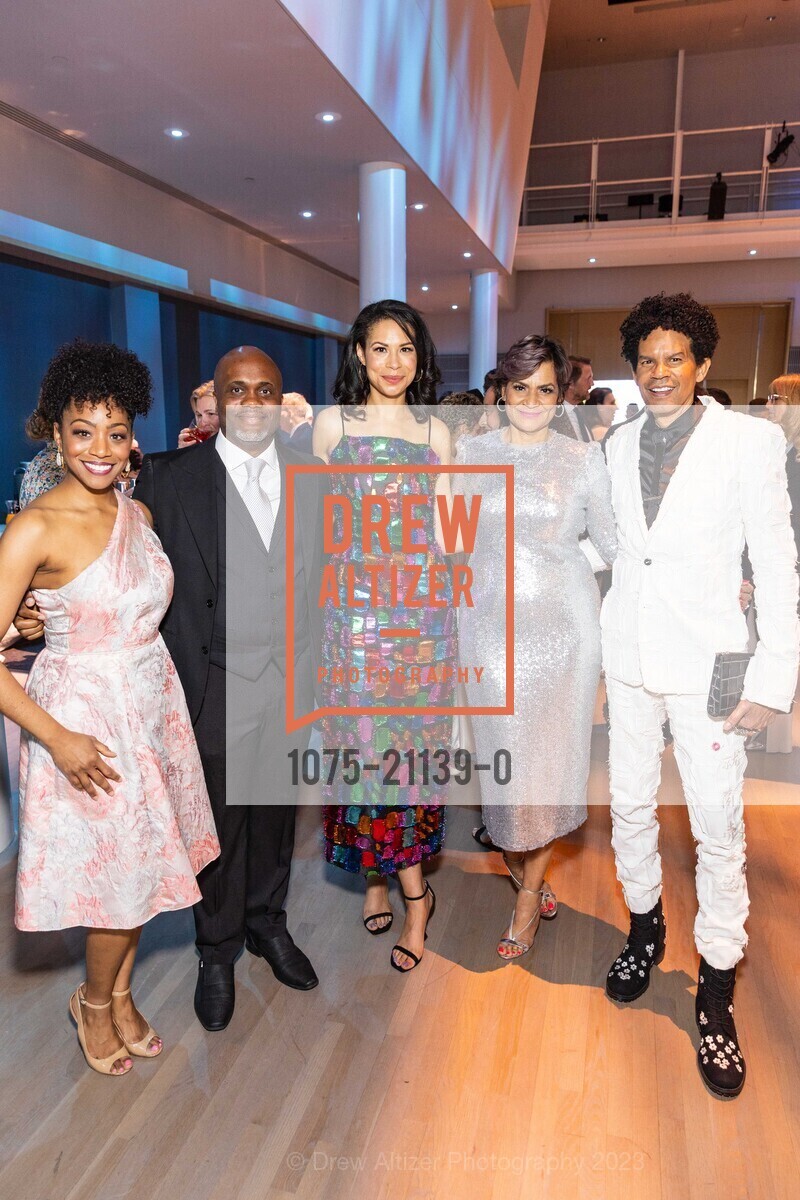 Malia Cohen, Stephen Ozoigbo, Breanna Zwart, Ayiko Broyard, Aaron Walton, Alonzo King LINES Ballet 2023, Yerba Buena Center for the Arts @ 701 Mission St, San Francisco, CA 94103 US. Yerba Buena Center for the Arts @ 701 Mission St, San Francisco, CA 94103 US, April 15th, 2023, Photo #1075-21139-0 Malia Cohen, Stephen Ozoigbo, Breanna Zwart, Ayiko Broyard, Aaron Walton, Photo #1075-21139-0