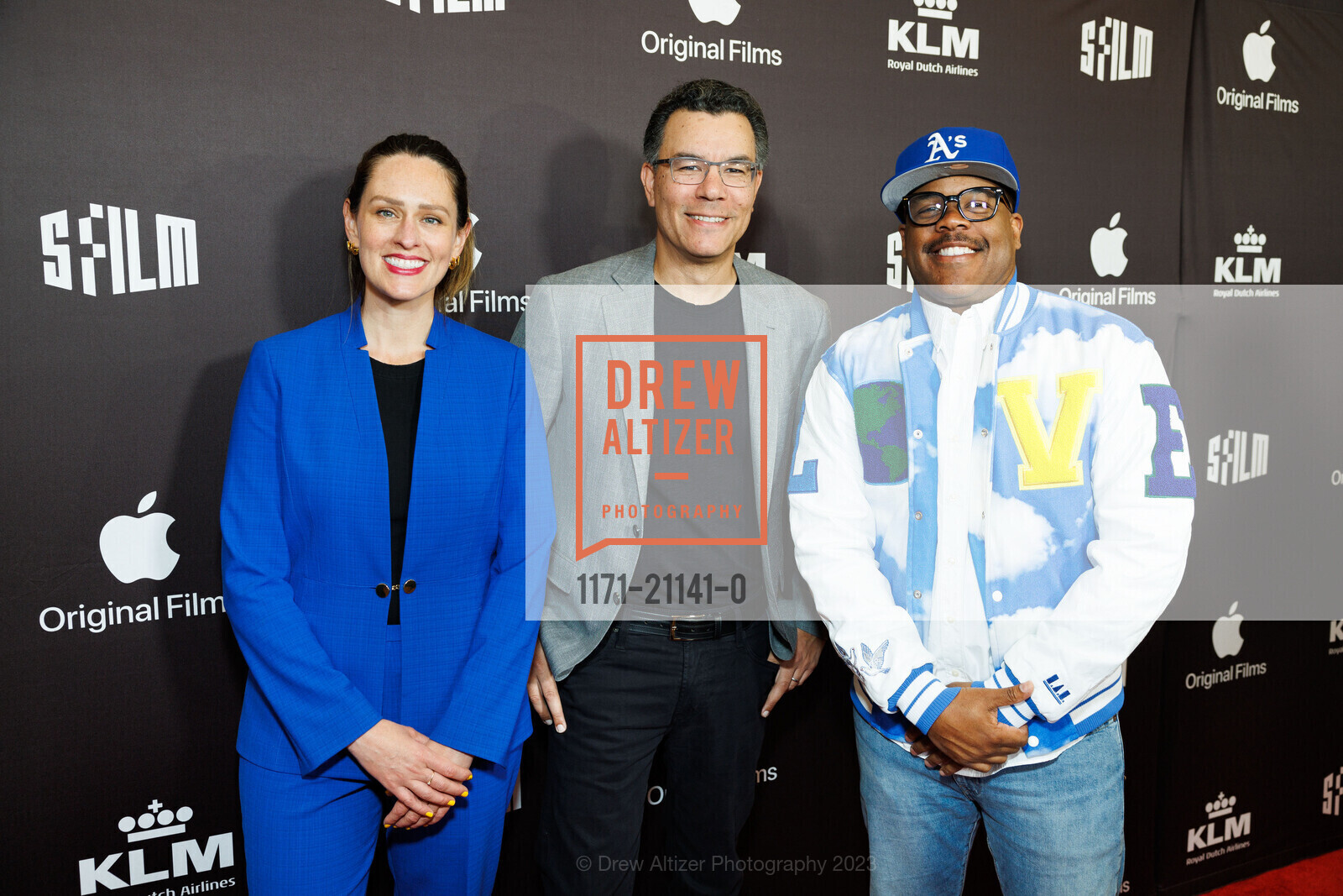Peter Nicks, Jessie Fairbanks, Erick Peyton, SFFILM Opening Night STEPHEN CURRY: UNDERRATED, MegadeluxeCustom Caps. 3234 Grand Ave, Oakland, CA 94610, April 13th, 2023, Photo #1171-21141-0 Peter Nicks, Jessie Fairbanks, Erick Peyton, Photo #1171-21141-0