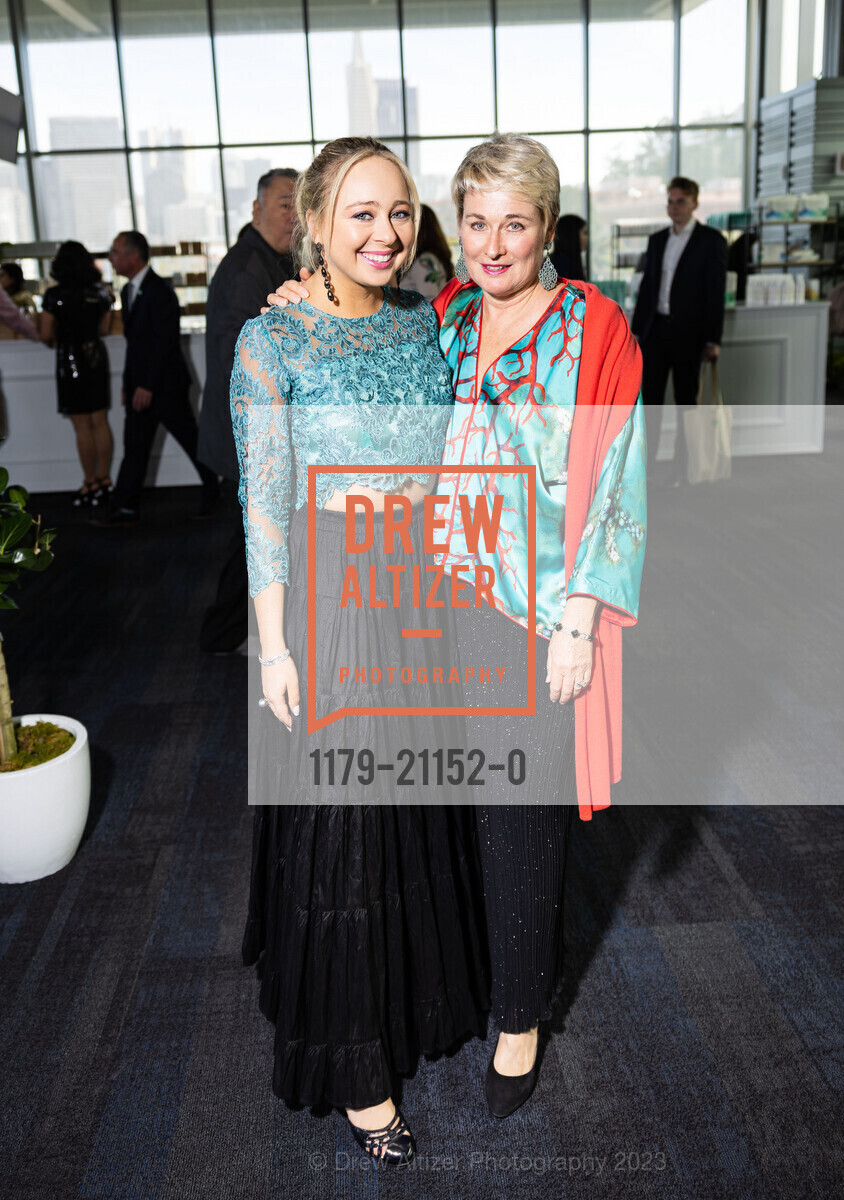 Alix Lipson, Beverly Spector, EWG's Earth Dinner 2023, Pier 27 @ 27 The Embarcadero, SF, CA 94111 US. Pier 27 @ 27 The Embarcadero, SF, CA 94111 US, April 21st, 2023, Photo #1179-21152-0 Alix Lipson, Beverly Spector, Photo #1179-21152-0