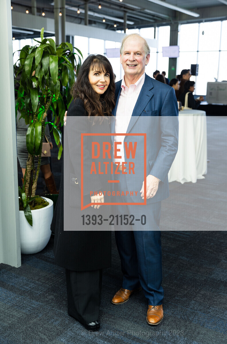 Nina Montee Karp, Robert Fetherstonhaugh, EWG's Earth Dinner 2023, Pier 27 @ 27 The Embarcadero, SF, CA 94111 US. Pier 27 @ 27 The Embarcadero, SF, CA 94111 US, April 21st, 2023, Photo #1393-21152-0 Nina Montee Karp, Robert Fetherstonhaugh, Photo #1393-21152-0