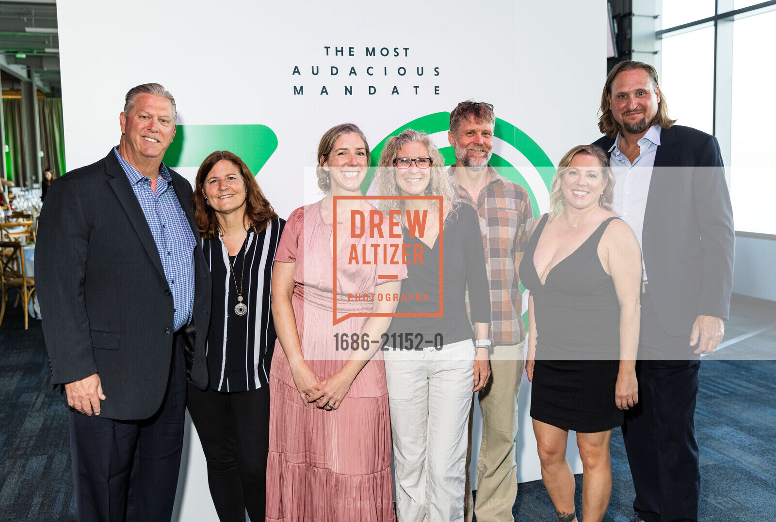 Col Sholkof, Patti Sholkof, Jennifer Karolak, Michelle Kalberer, Jeff Cresswell, Lia Feriancek, Bill Fanara, EWG's Earth Dinner 2023, Pier 27 @ 27 The Embarcadero, SF, CA 94111 US. Pier 27 @ 27 The Embarcadero, SF, CA 94111 US, April 21st, 2023, Photo #1686-21152-0 Col Sholkof, Patti Sholkof, Jennifer Karolak, Michelle Kalberer, Jeff Cresswell, Lia Feriancek, Bill Fanara, Photo #1686-21152-0