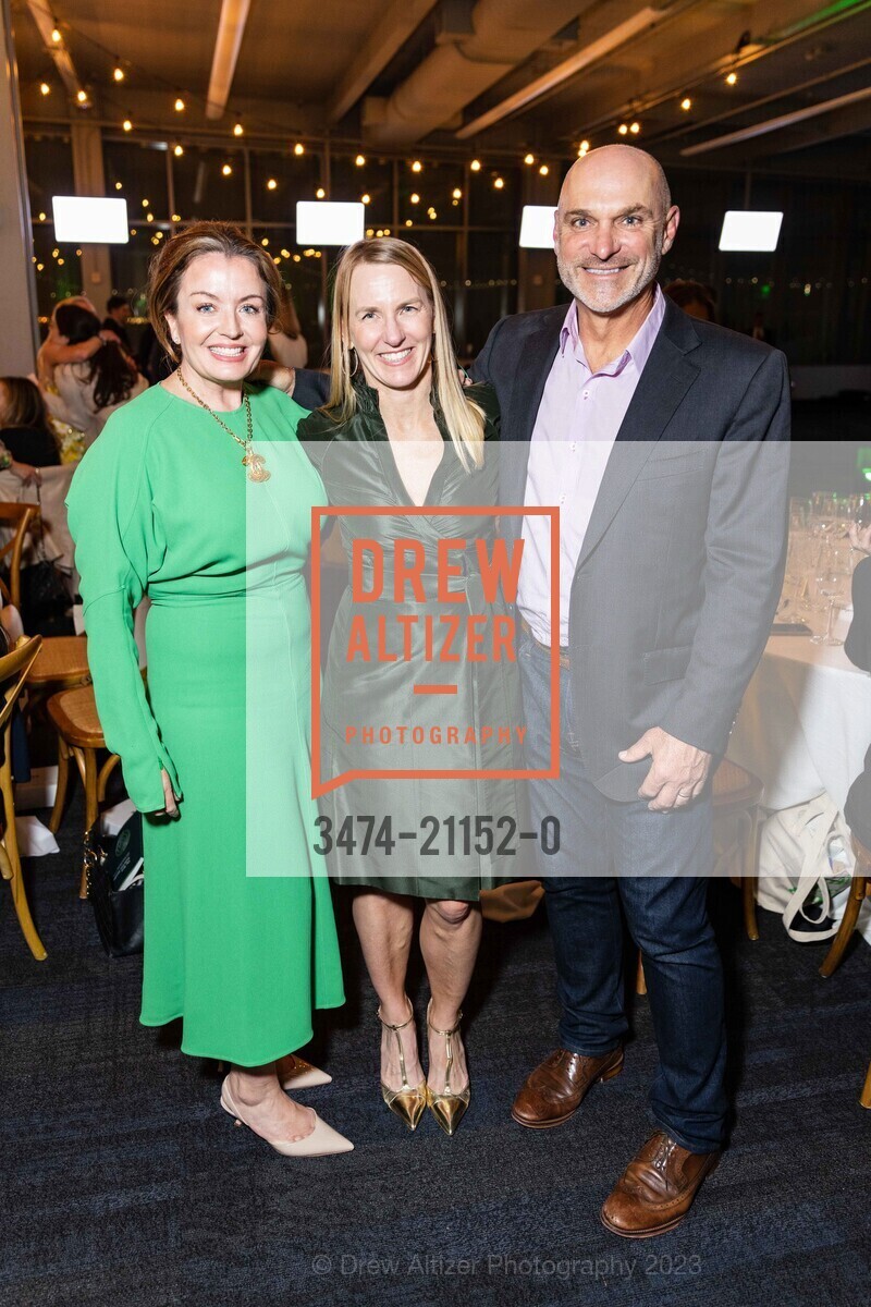 Anna Brockway, Amy Fredrickson, Ed Delfs, EWG's Earth Dinner 2023, Pier 27 @ 27 The Embarcadero, SF, CA 94111 US. Pier 27 @ 27 The Embarcadero, SF, CA 94111 US, April 21st, 2023, Photo #3474-21152-0 Anna Brockway, Amy Fredrickson, Ed Delfs, Photo #3474-21152-0